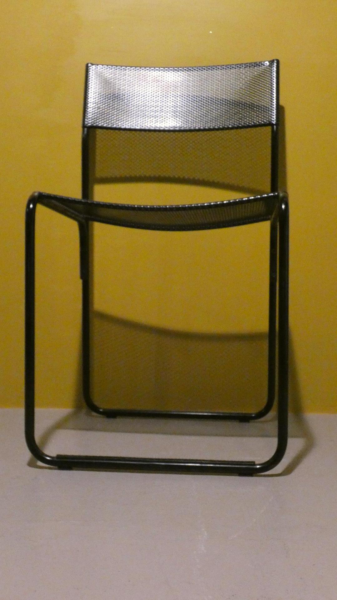 Moderne Ensemble de 4 chaises Fly line, années 1980 en vente