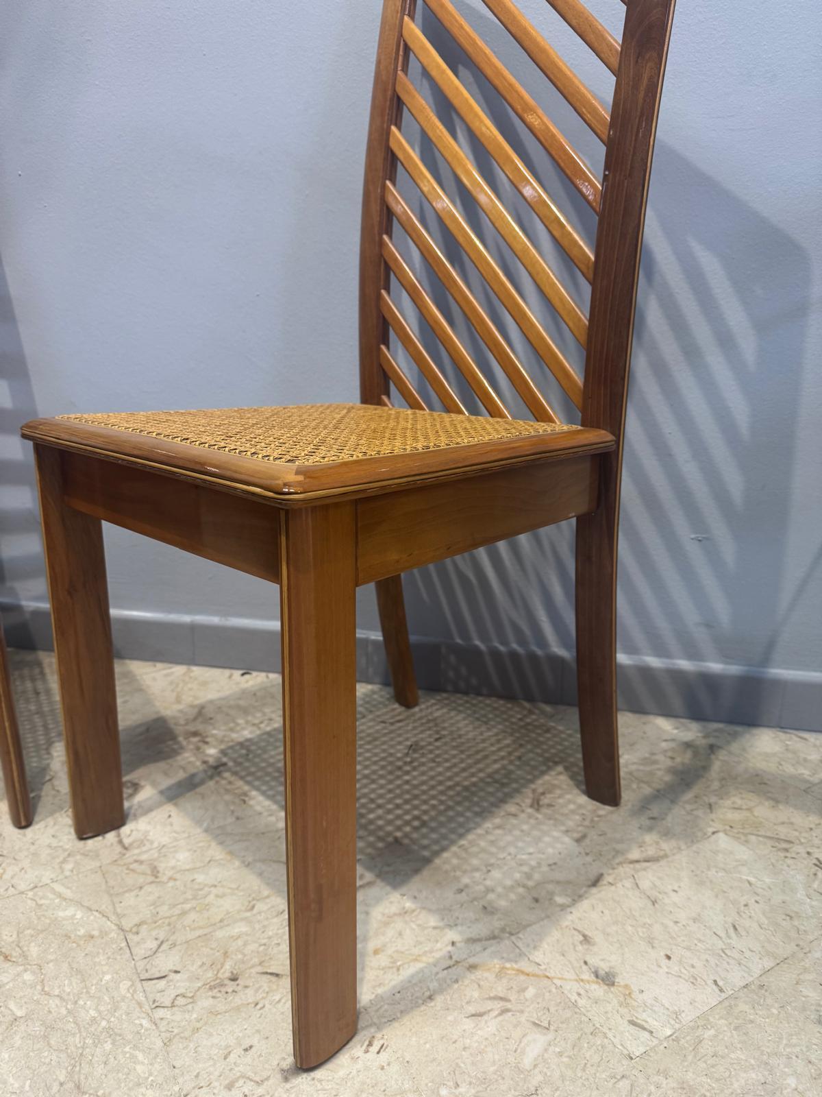 Set di 4 sedie in legno anni '70 in vendita 1