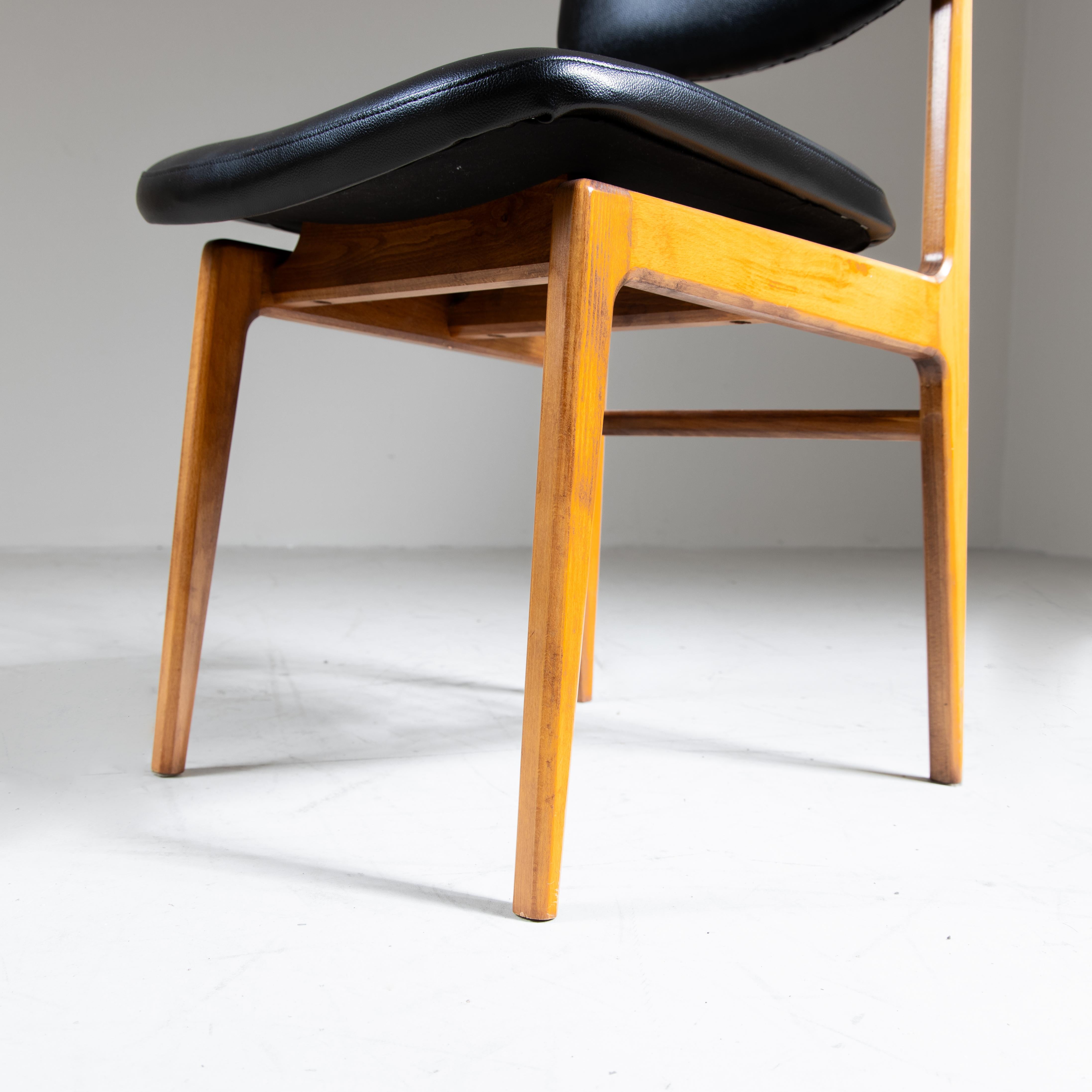Set of 4 wood and black faux leather chairs, 1960s For Sale 3