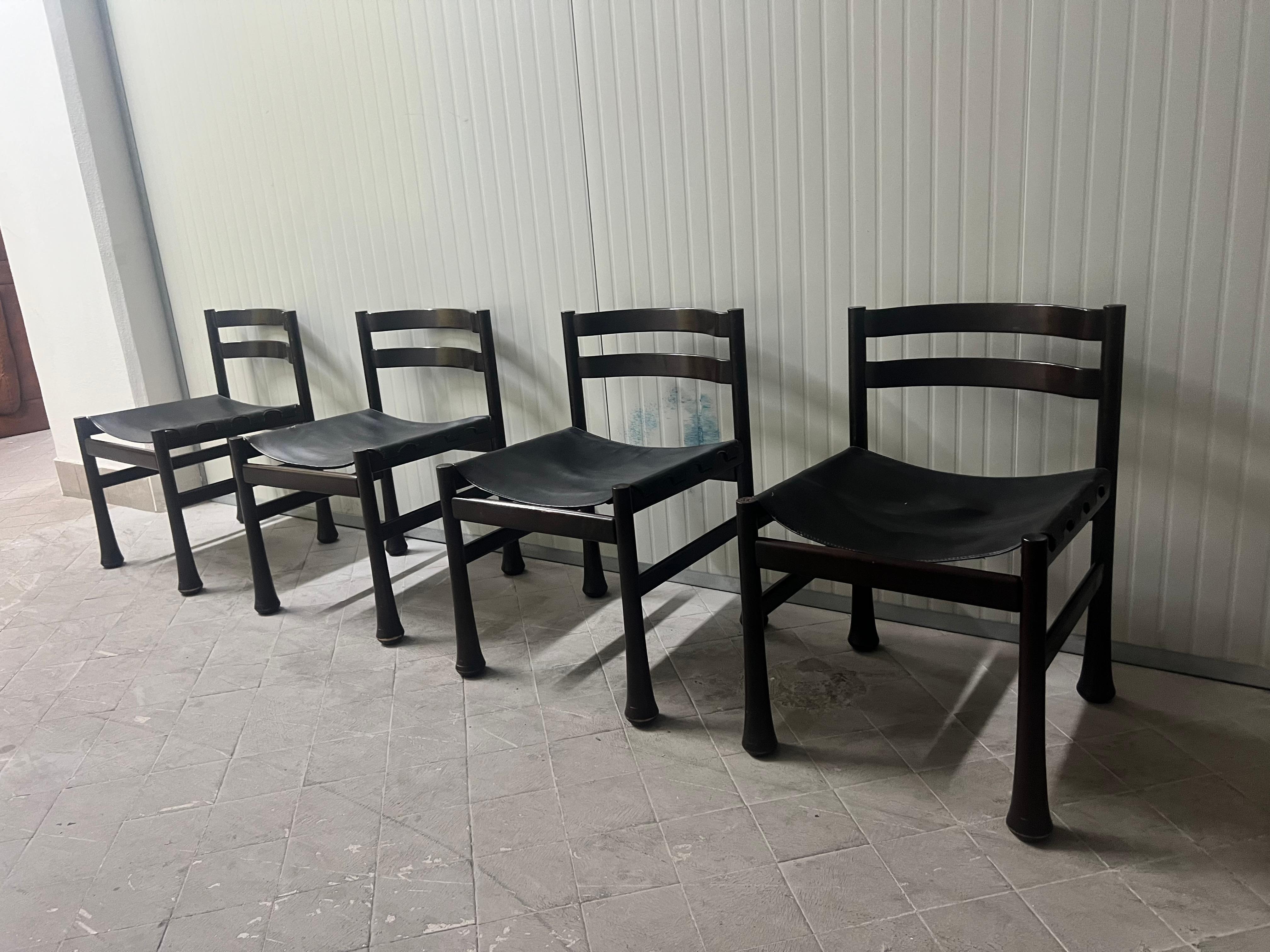 Mid-Century Modern Set of 4 Luciano Frigerio Chairs  For Sale