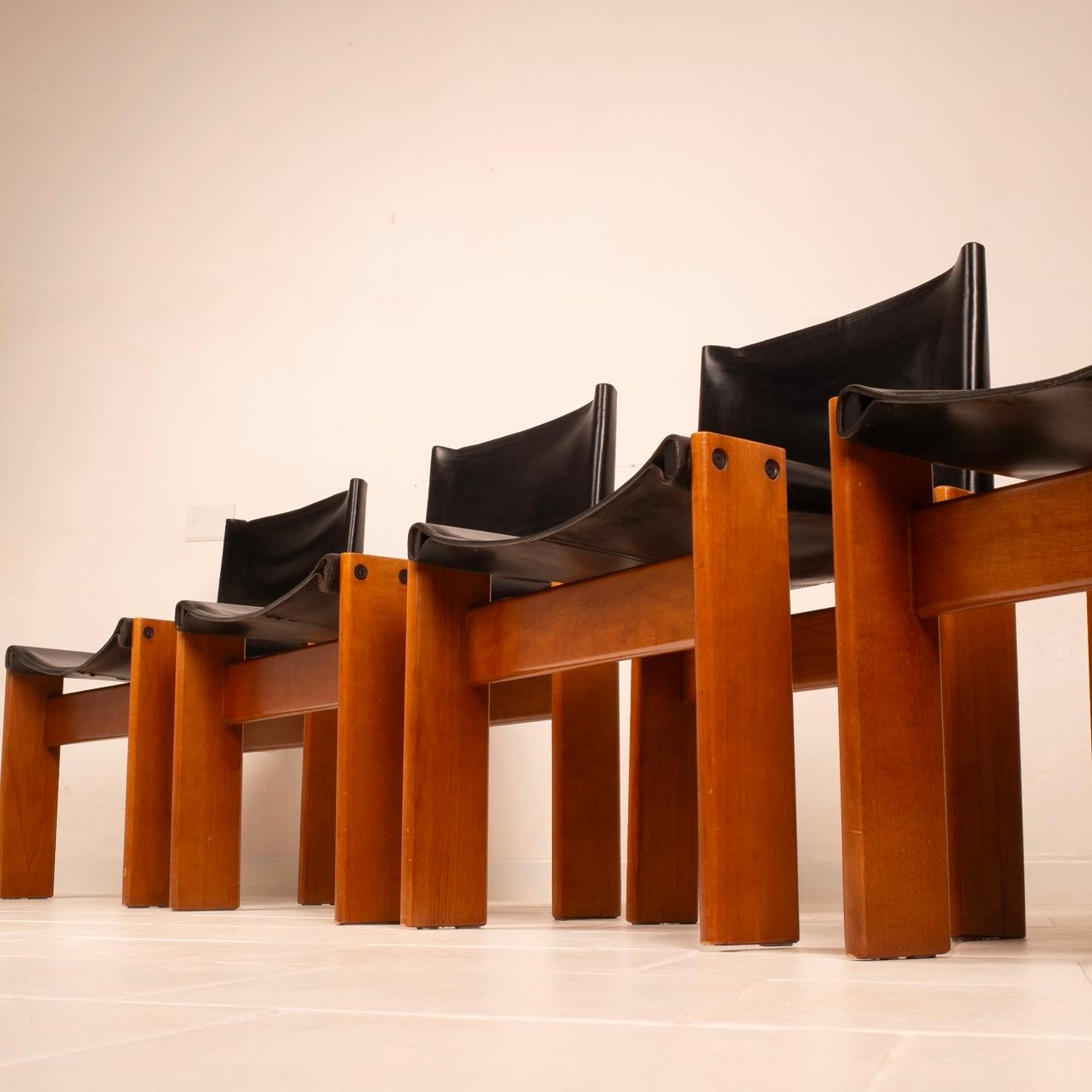 Set of Four Monk Chairs by Afra & Tobia Scarpa for Molteni, 1973 in vendita 6