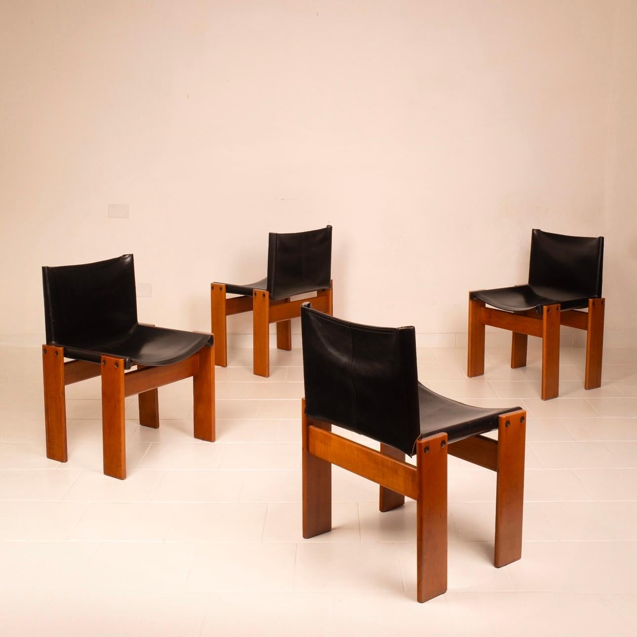 Set of Four Monk Chairs by Afra & Tobia Scarpa for Molteni, 1973 in vendita 1