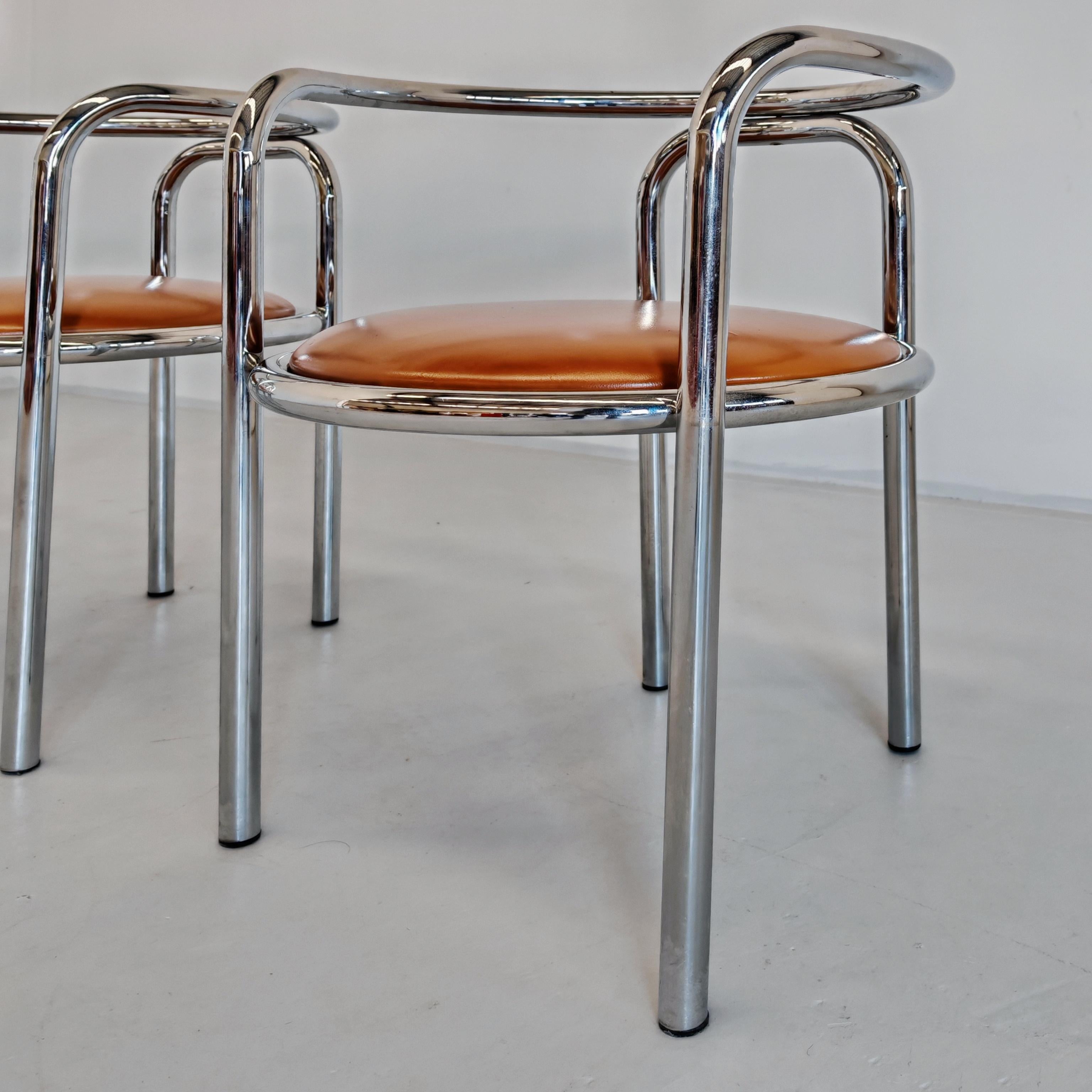 ensemble de 4 chaises fauteuils chrome et cuir 'Locus Solis' par Gae Aulenti 1970 en vente 2