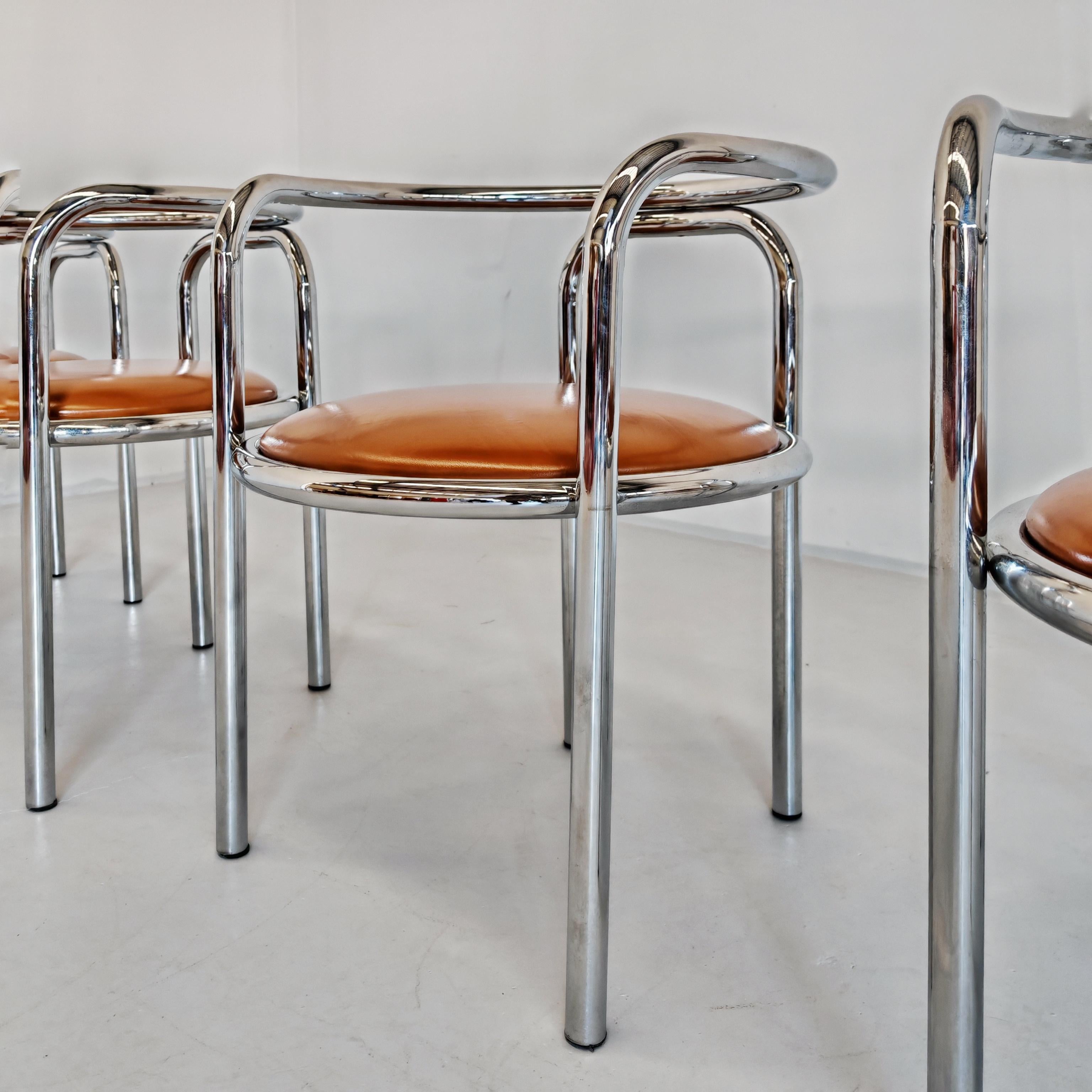 ensemble de 4 chaises fauteuils chrome et cuir 'Locus Solis' par Gae Aulenti 1970 en vente 3