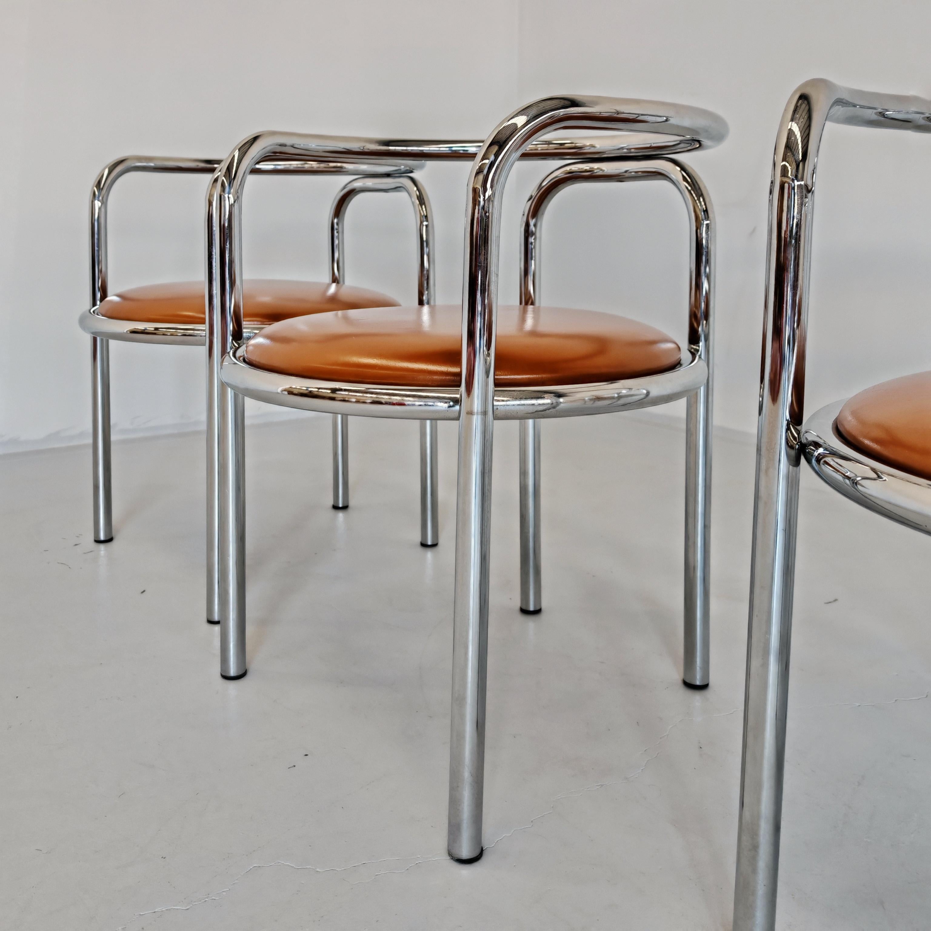 ensemble de 4 chaises fauteuils chrome et cuir 'Locus Solis' par Gae Aulenti 1970 en vente 4