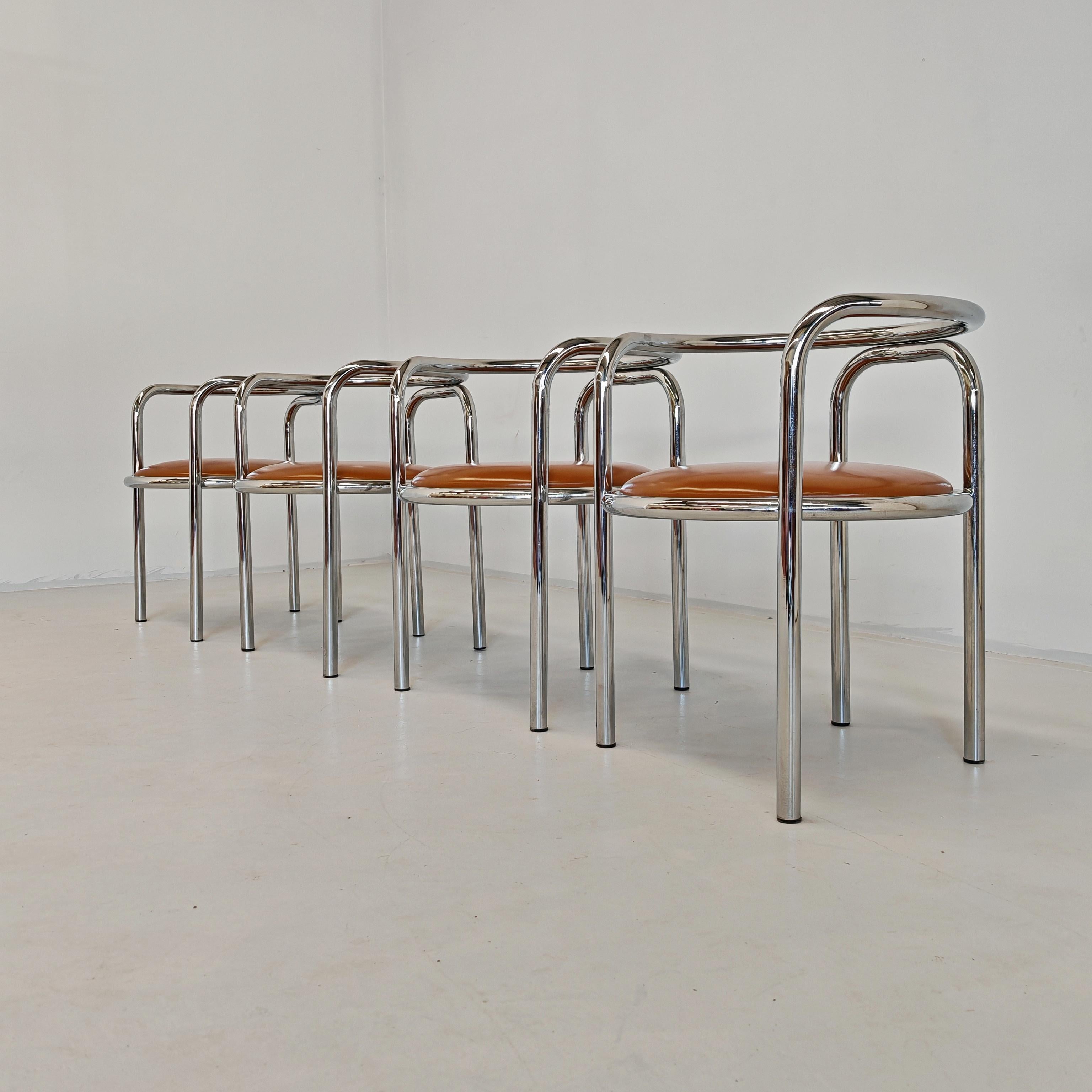 Postmoderne ensemble de 4 chaises fauteuils chrome et cuir 'Locus Solis' par Gae Aulenti 1970 en vente