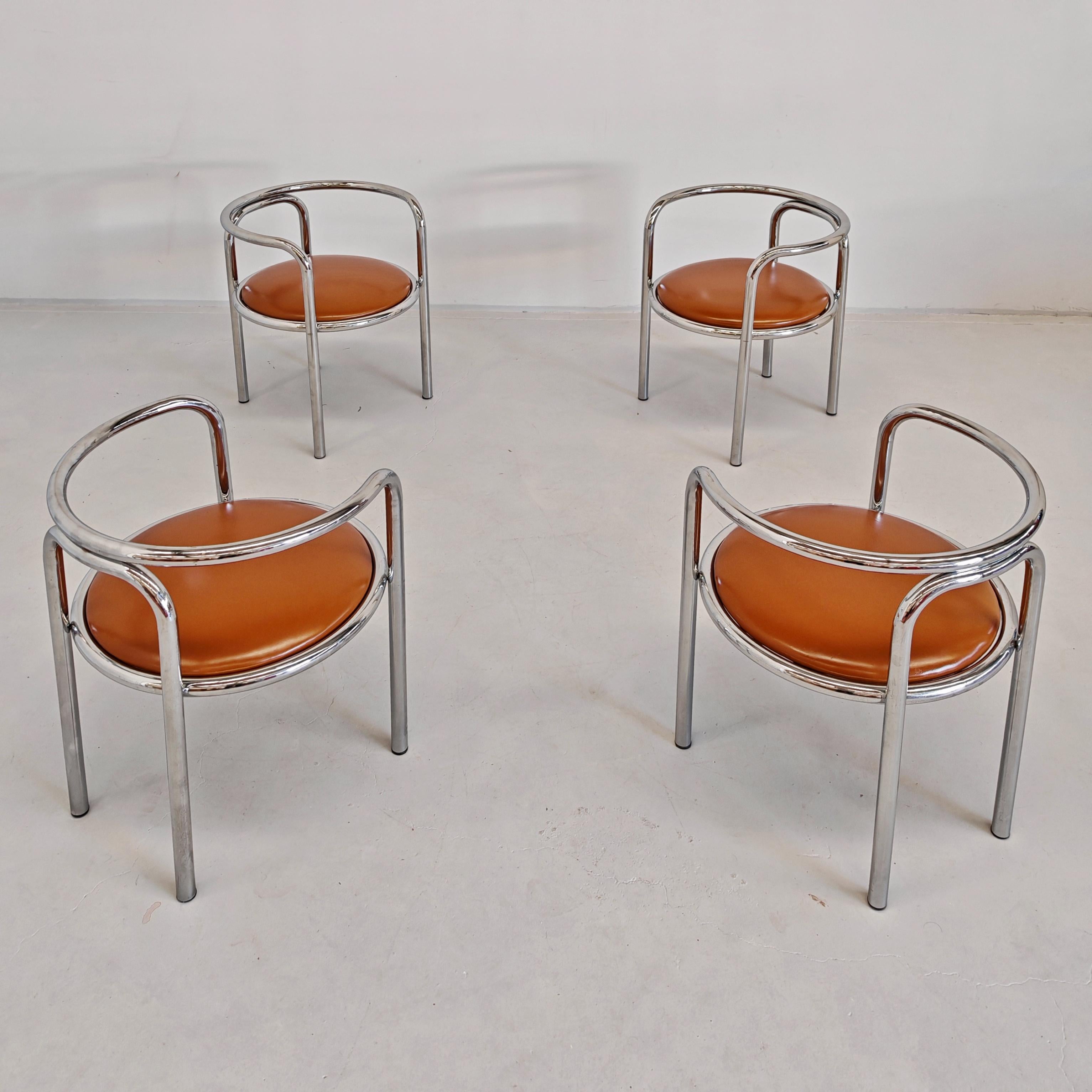Italian ensemble de 4 chaises fauteuils chrome et cuir 'Locus Solis' par Gae Aulenti 1970 en vente