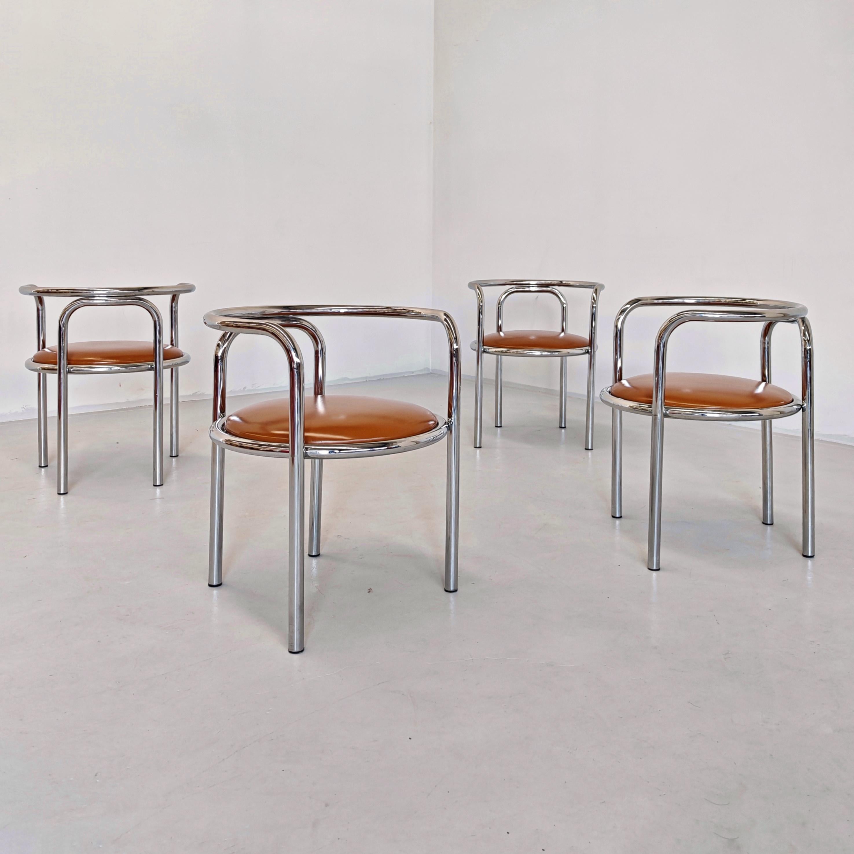 Autre ensemble de 4 chaises fauteuils chrome et cuir 'Locus Solis' par Gae Aulenti 1970 en vente