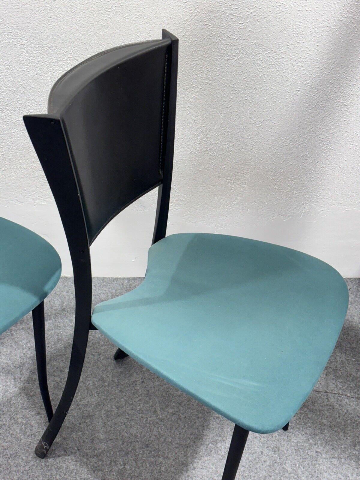 Ensemble de 4 chaises design postmodernes en vente 1