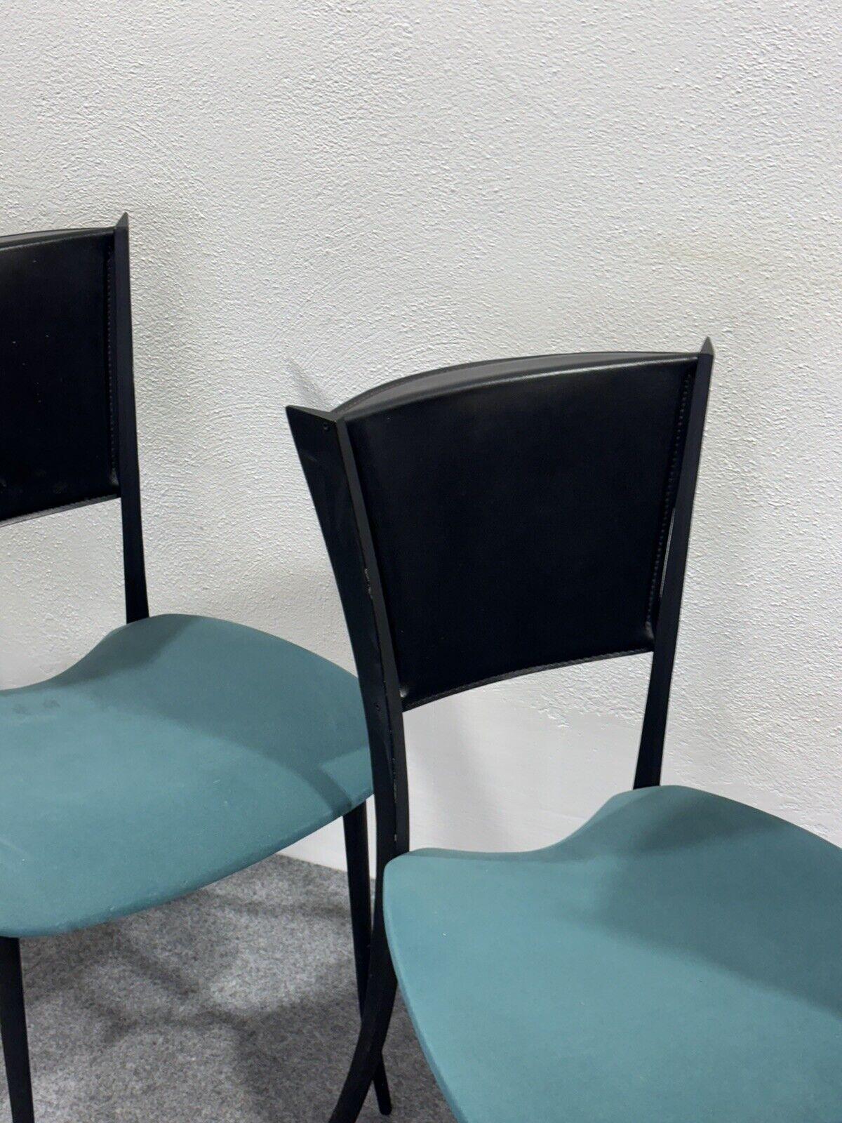 Ensemble de 4 chaises design postmodernes en vente 2
