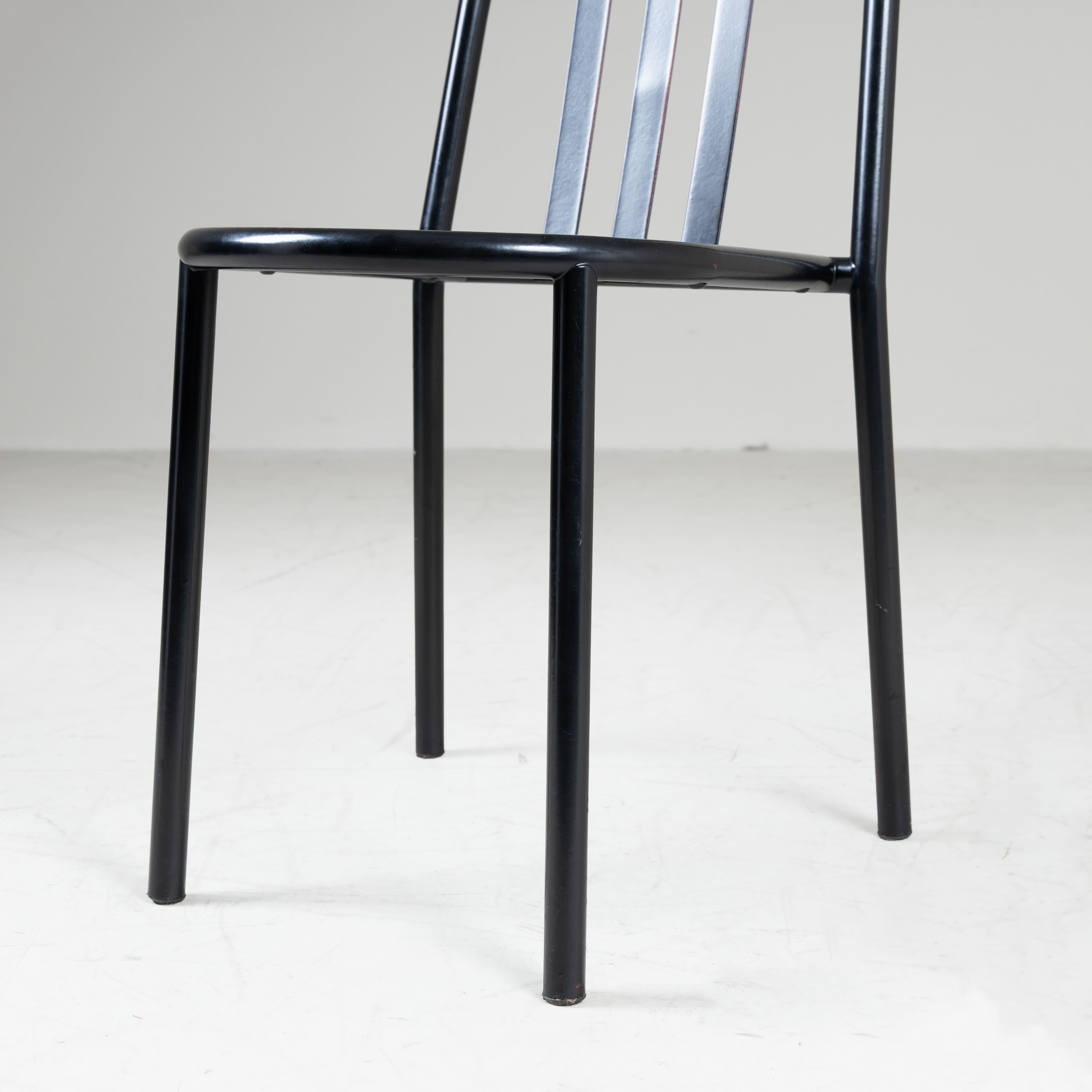 Set di 4 sedie modello 222, design Robert Mallet-Stevens, produzione Pallucco, 1980. Disegnata originariamente nel 1929 dall’architetto e designer francese Robert Mallet-Stevens, la sedia modello 222 è stata rieditata da Pallucco nel 1980. Icona del