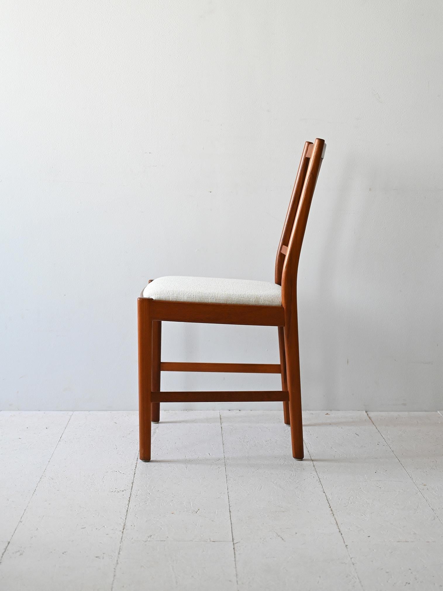 Scandinave moderne Ensemble de 4 chaises suédoises en vente