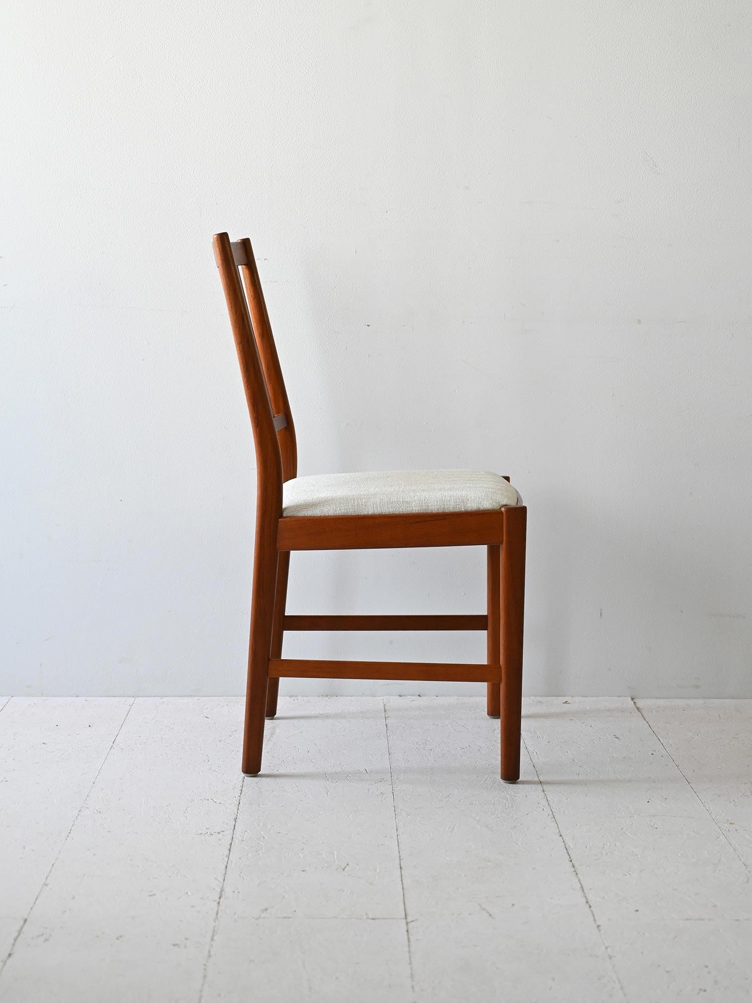 Scandinavian Ensemble de 4 chaises suédoises en vente