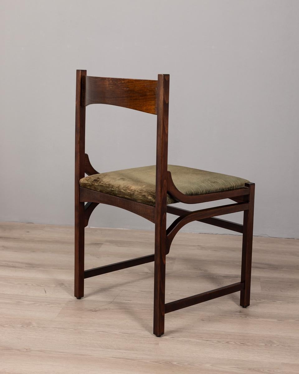 Mid-Century moderno Set di 4 sedie vintage anni 60 in legno e velluto verde design Italiano in vendita