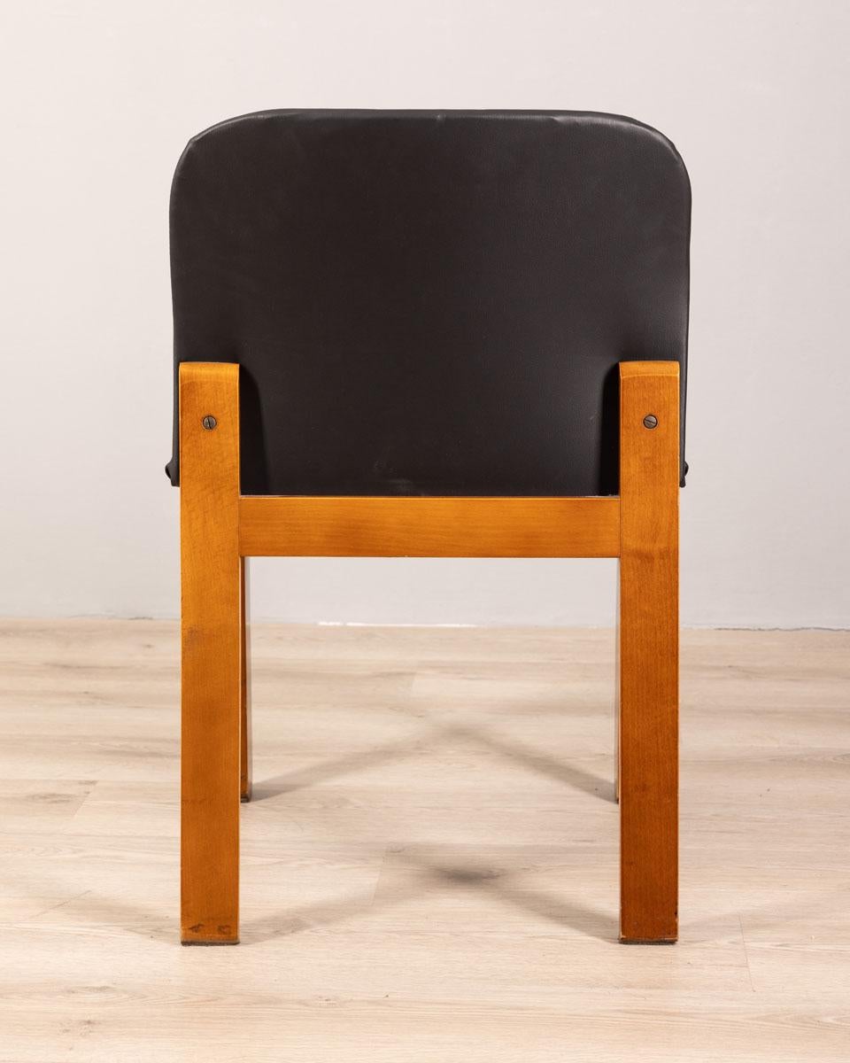 Leather Set of 4 vintage 70s black leather chairs Italian design For Sale