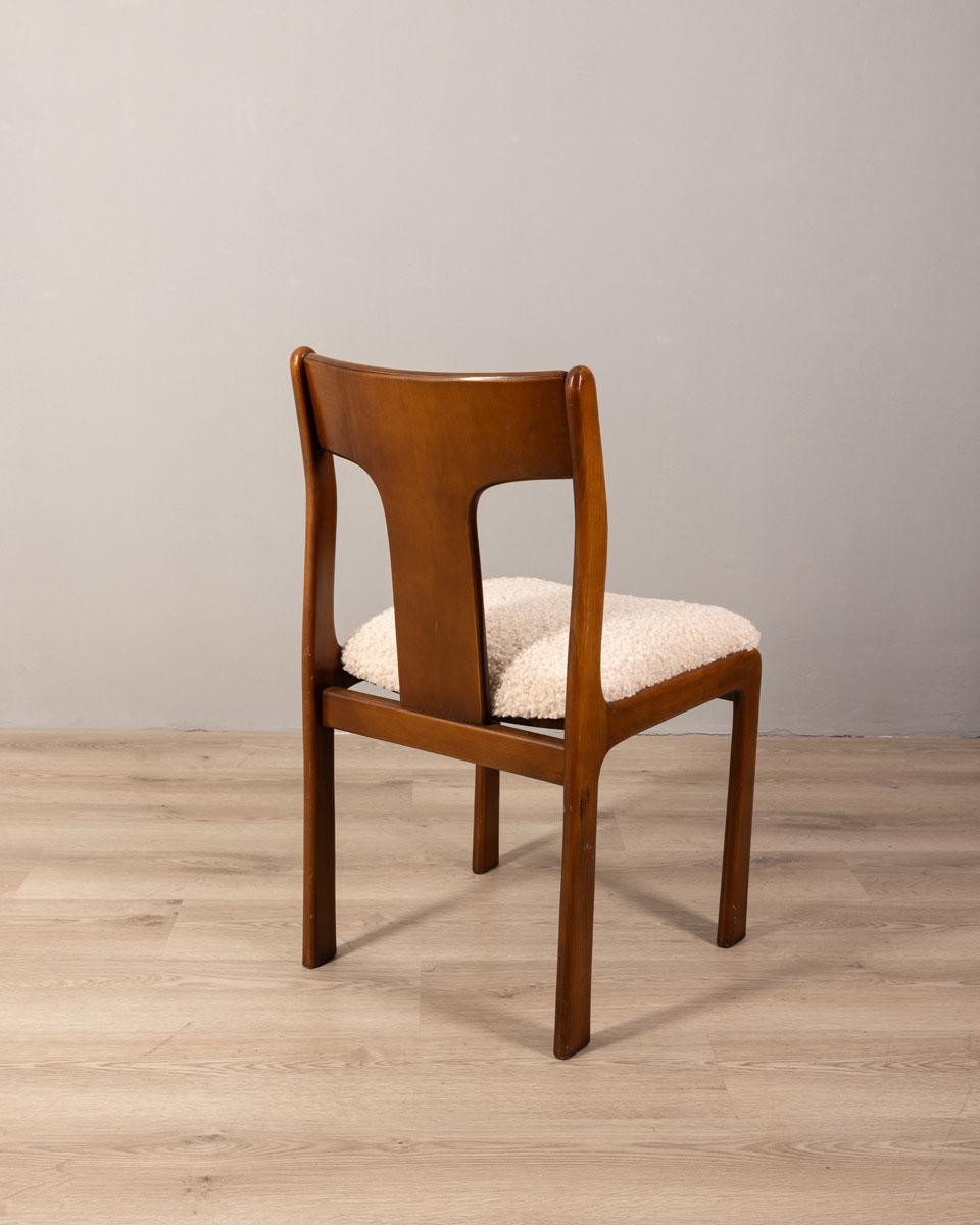 Set of 4 vintage 70's chairs white fabric Italian design In Good Condition For Sale In None, IT