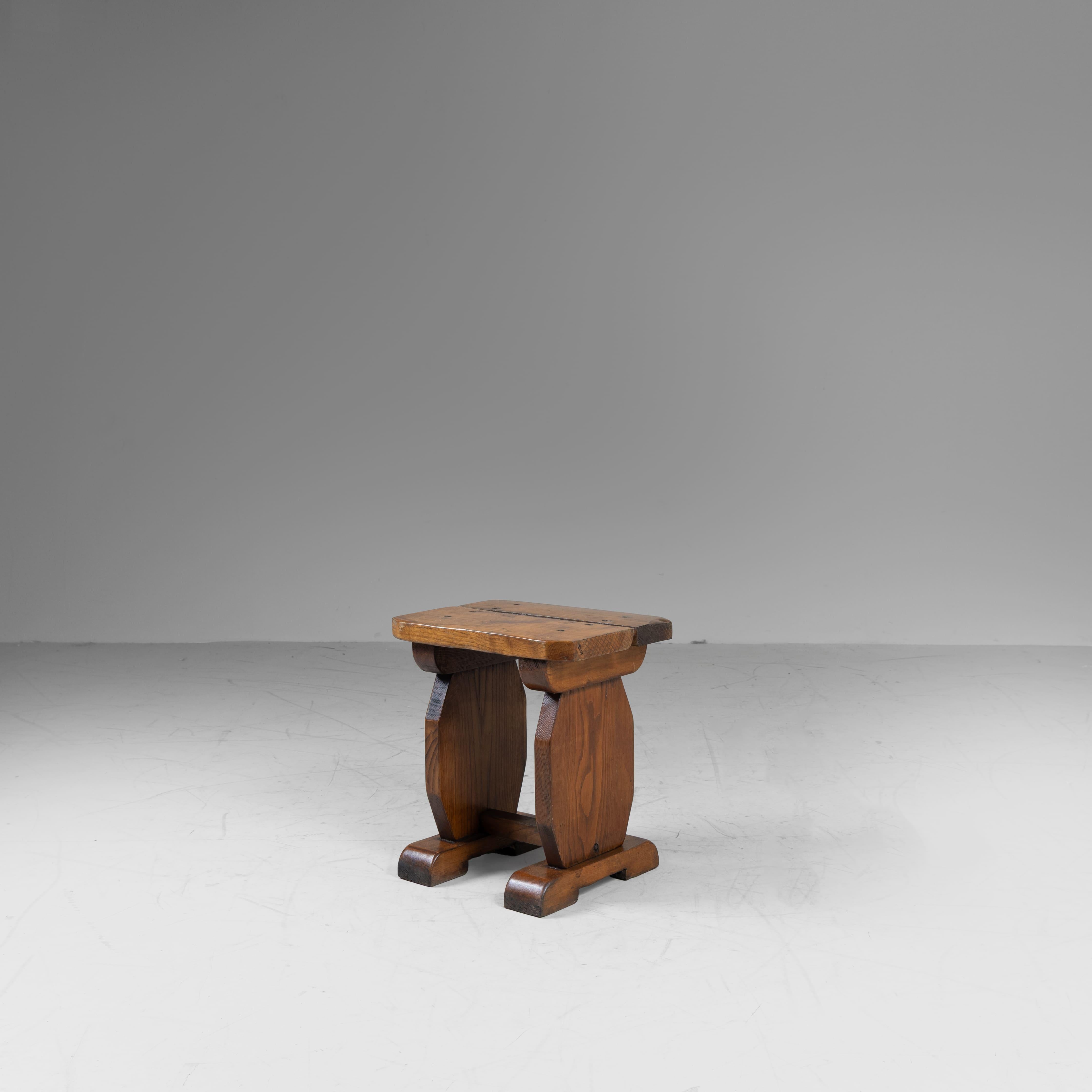 Legno Set di 4 sgabelli in stile brutalista, 1960 in vendita