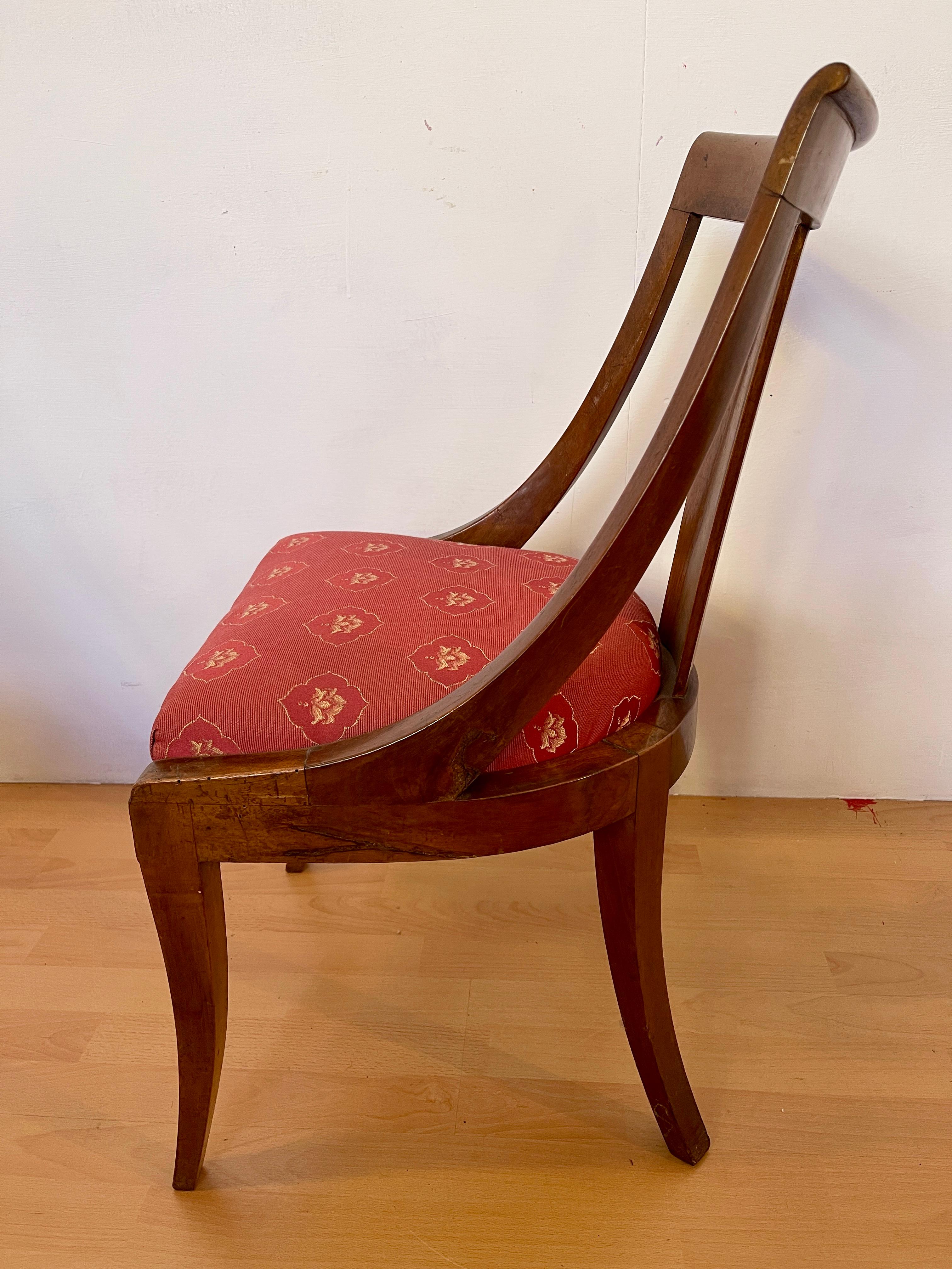 Set di 5 sedie a gondola italiane in stile impero lombardo degli anni '70 en vente 6