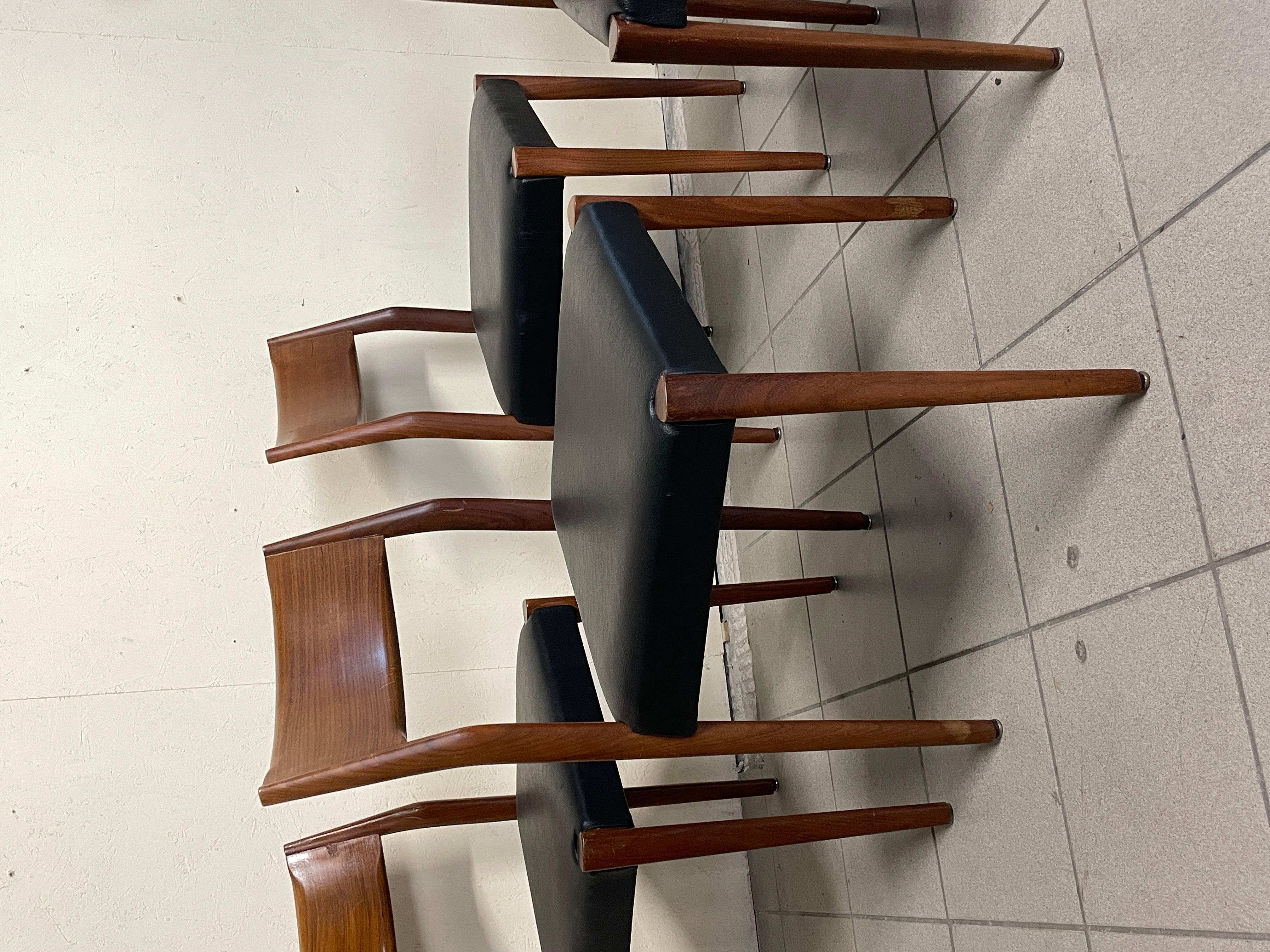 Ensemble de 6 chaises en teck des années 1960 en vente 4