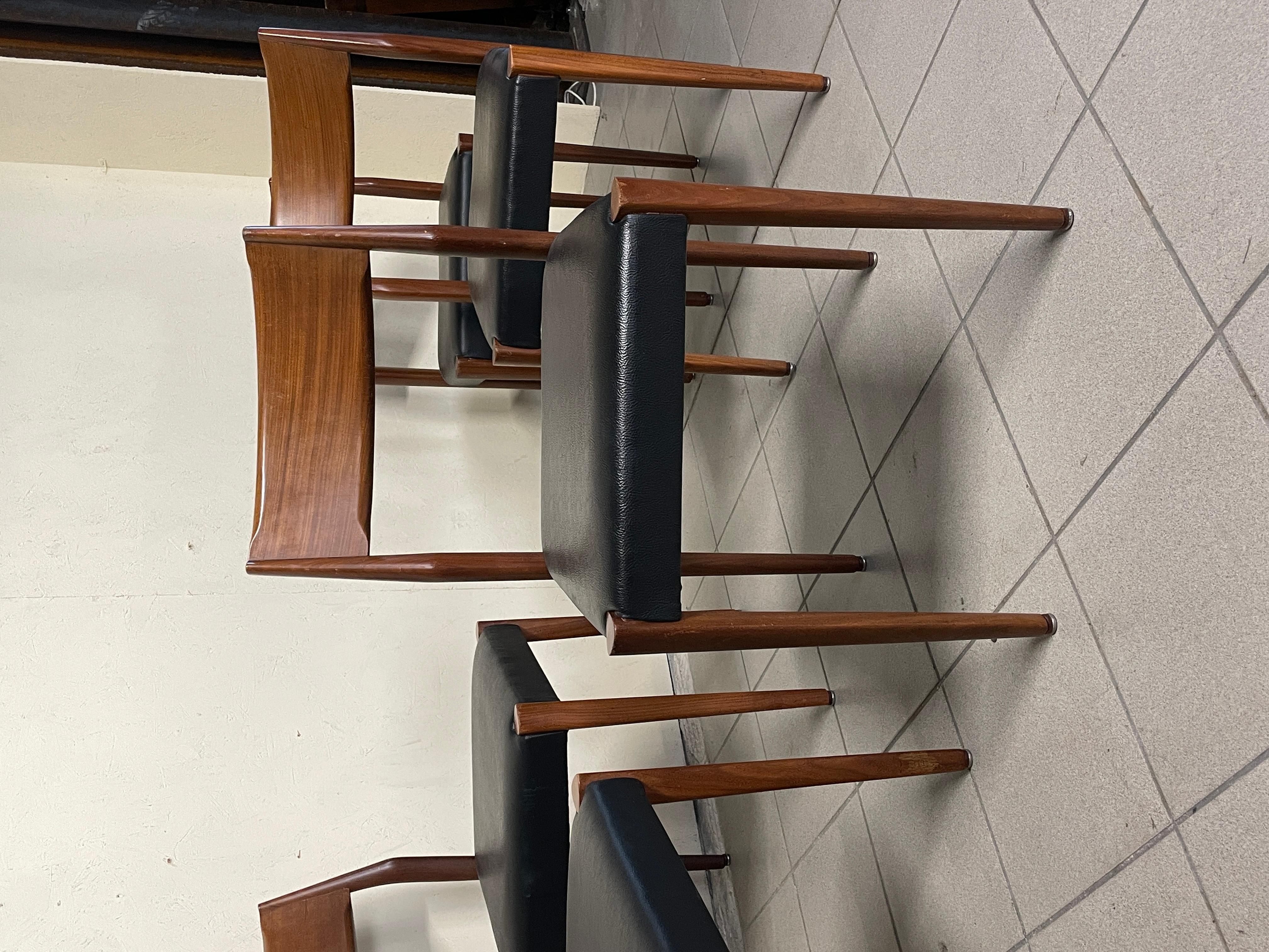 Ensemble de 6 chaises en teck des années 1960 en vente 5