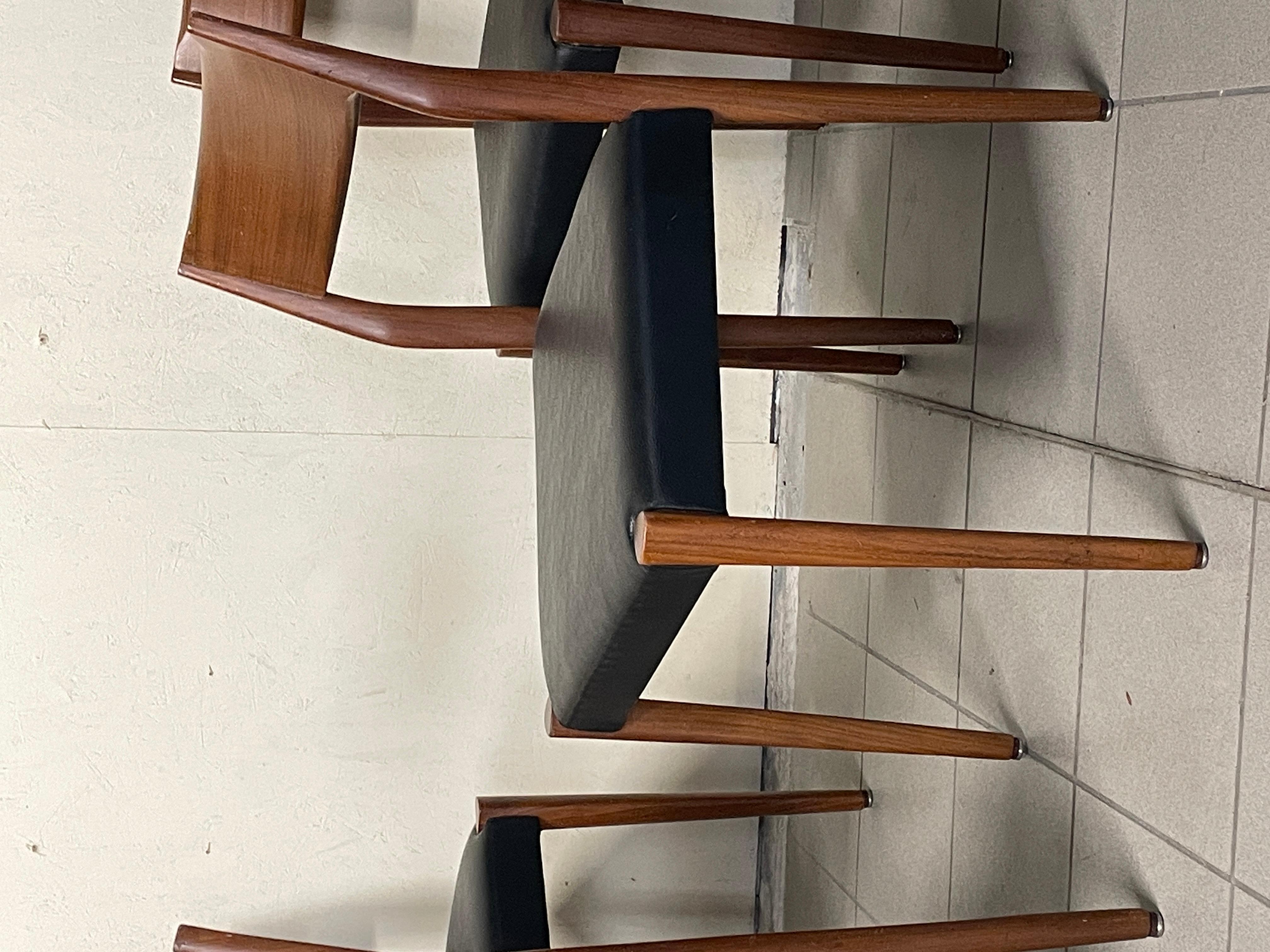 Ensemble de 6 chaises en teck des années 1960 en vente 2