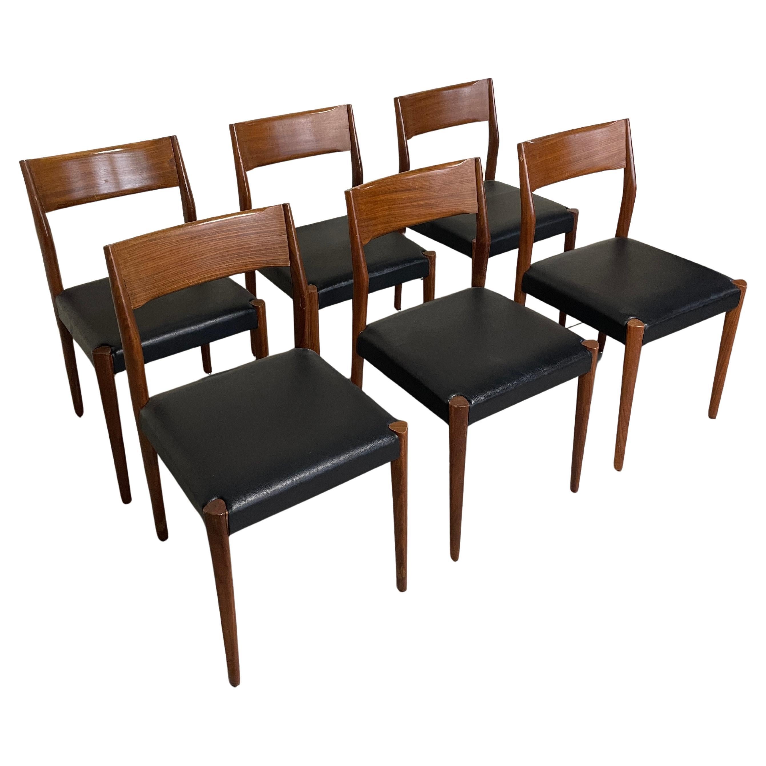 Ensemble de 6 chaises en teck des années 1960 en vente