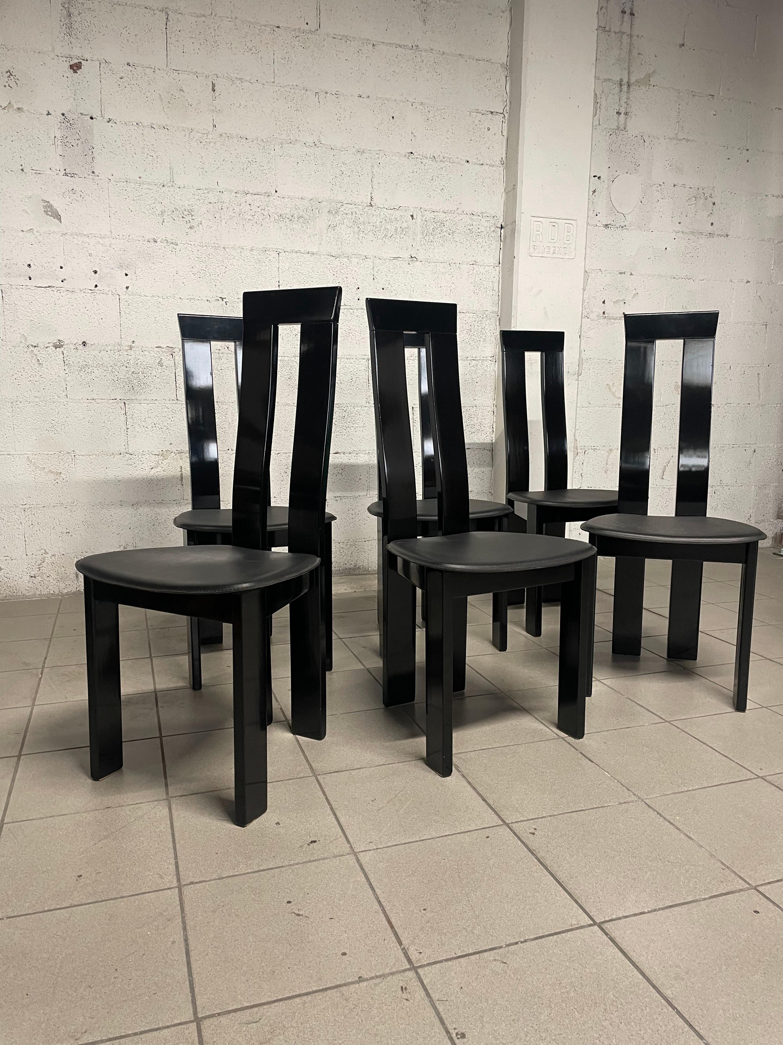 Italian Set of 6 chairs from the 1970s in the style of Pietro Costantini For Sale