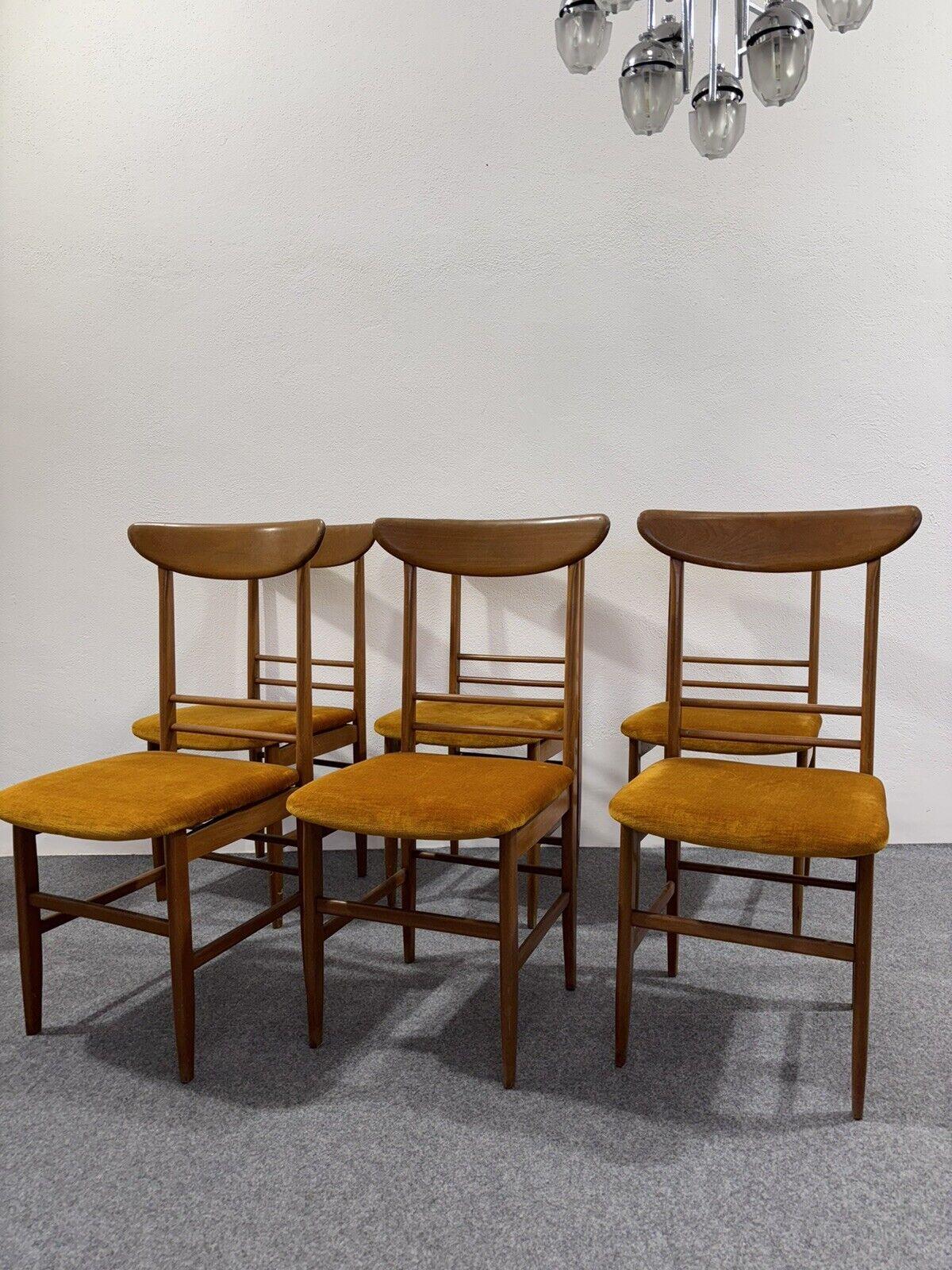 Scandinavian Modern Set of 6 Dining Chairs Danish Design 1960's For Sale