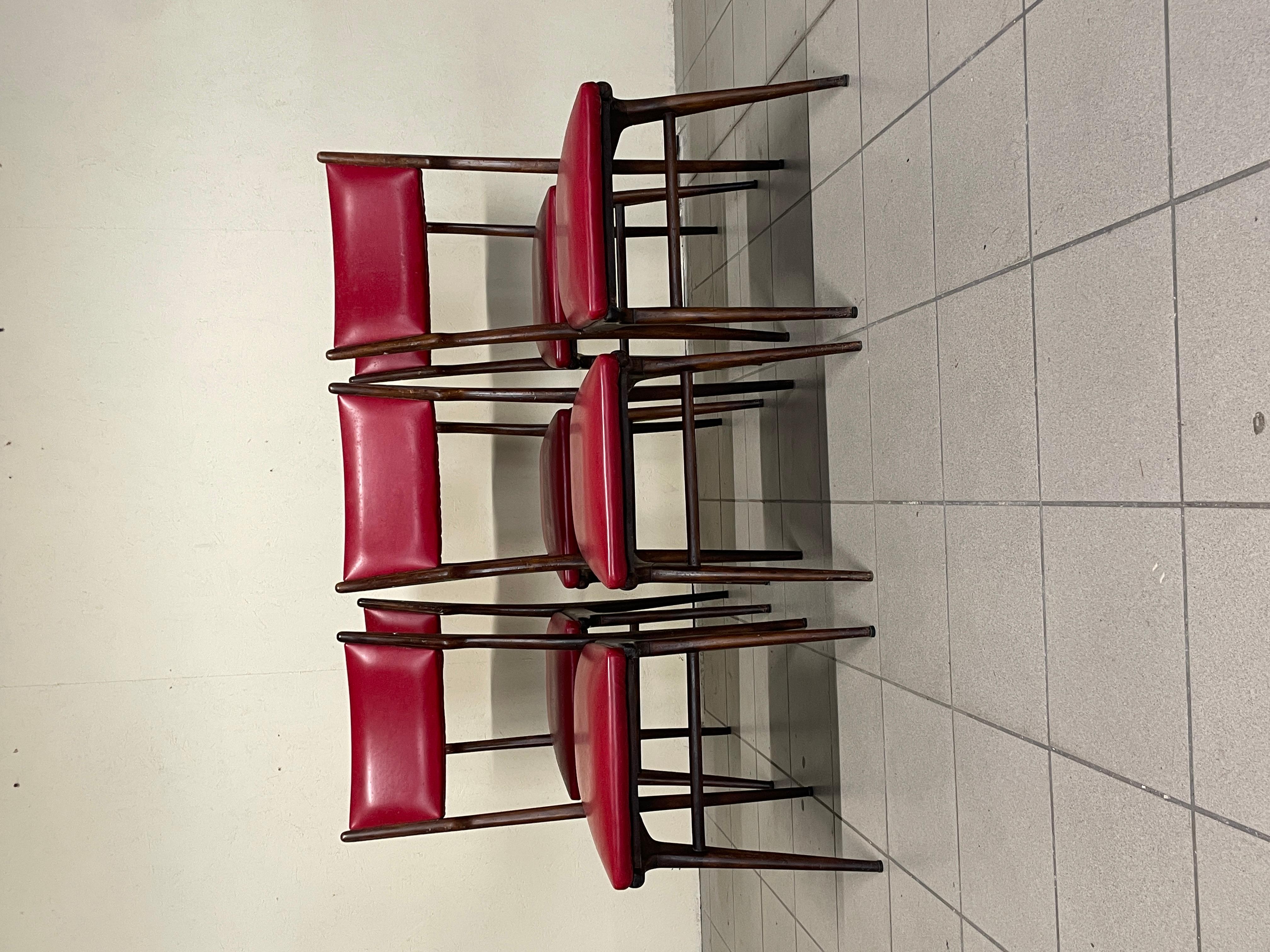 Mid-Century Modern Set di 6 sedie in frassino e pelle nello stile di Carlo de Carli, anni '50 For Sale