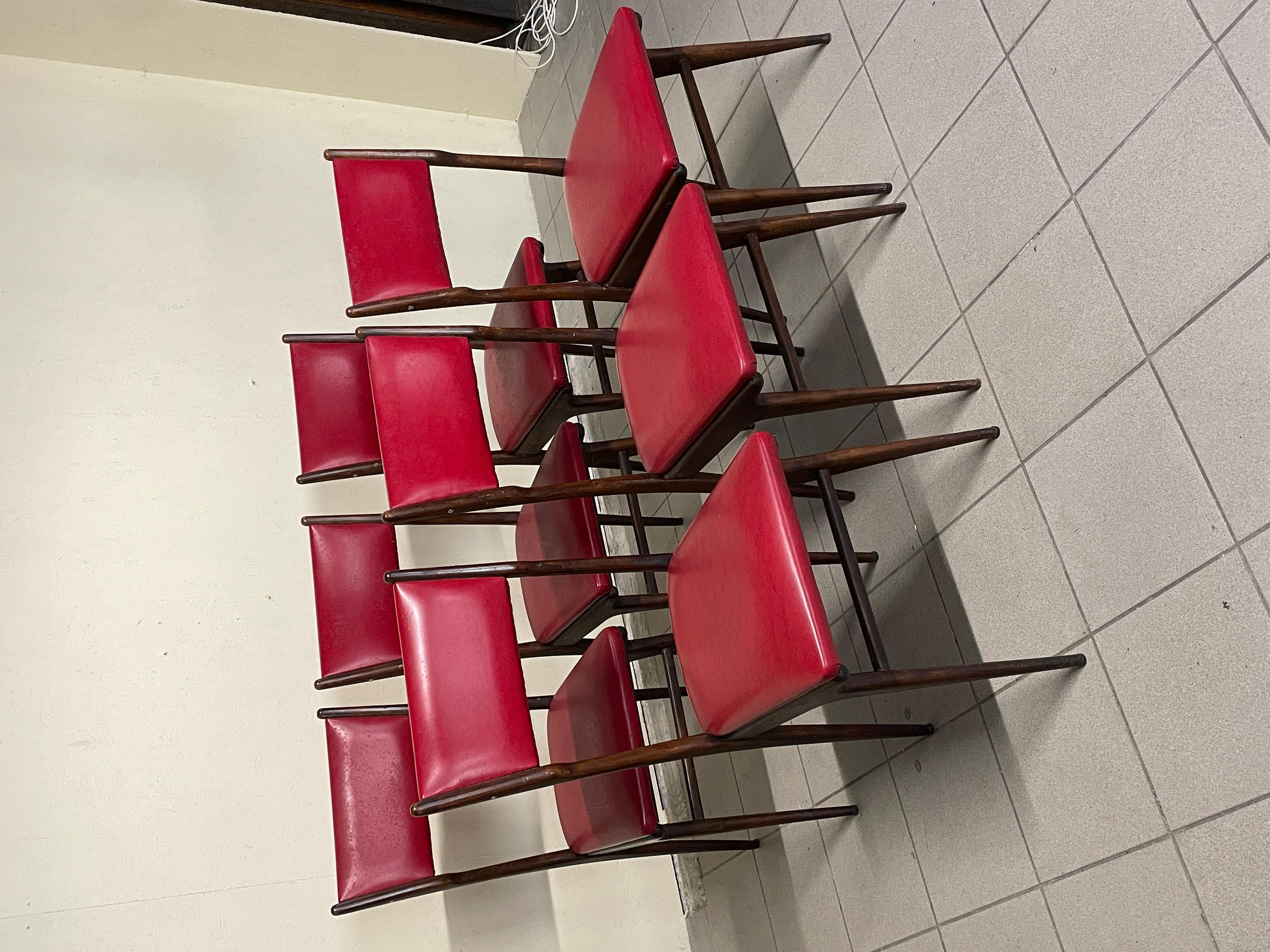 Italian Set di 6 sedie in frassino e pelle nello stile di Carlo de Carli, anni '50 For Sale