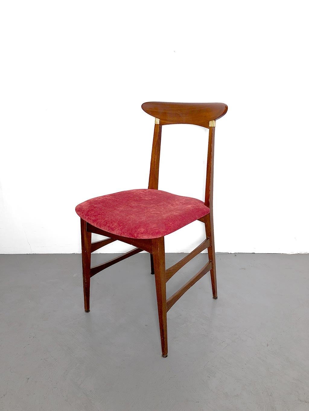 Set di 6 sedie italiane, fine anni ’50 in mogano massello e dettagli in ottone In Good Condition In Milano, IT