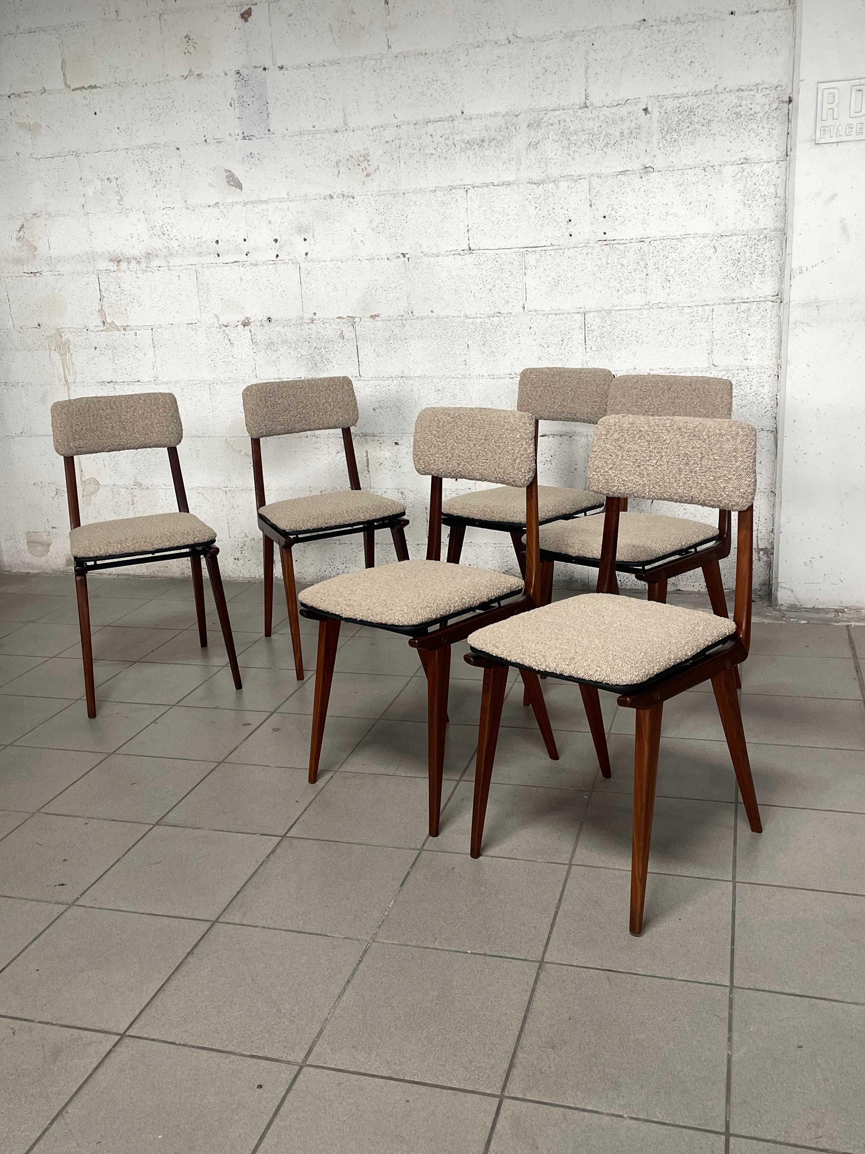 Set di 6 sedie modello “Lella” prodotte negli anni ’50 dalla Elam di Milano su progetto di Ezio Longhi.

Il set è stato completamente restaurato sia nella sua struttura che per quanto riguarda il rivestimento che si presenta in bouclè colore