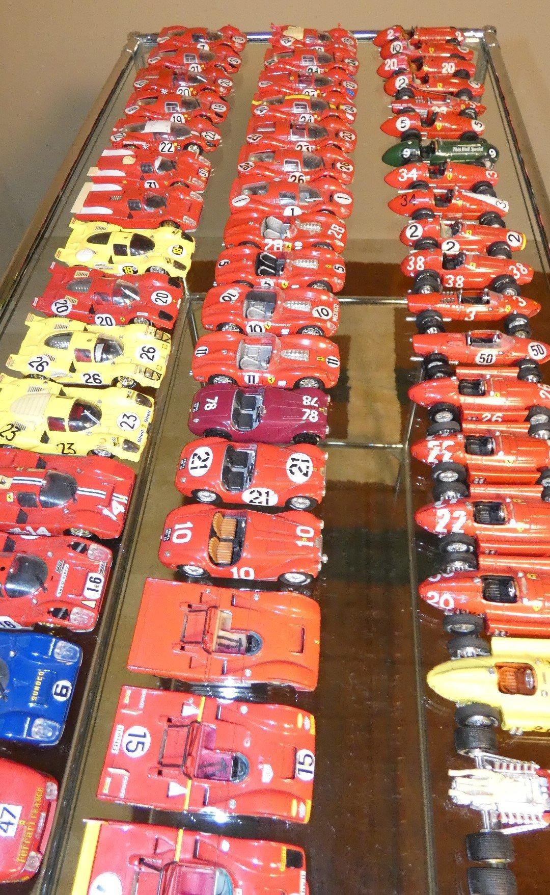 Autre Ensemble de 64 modèles de la collection Scuderia Ferrari Historical Archive, années 1980 en vente