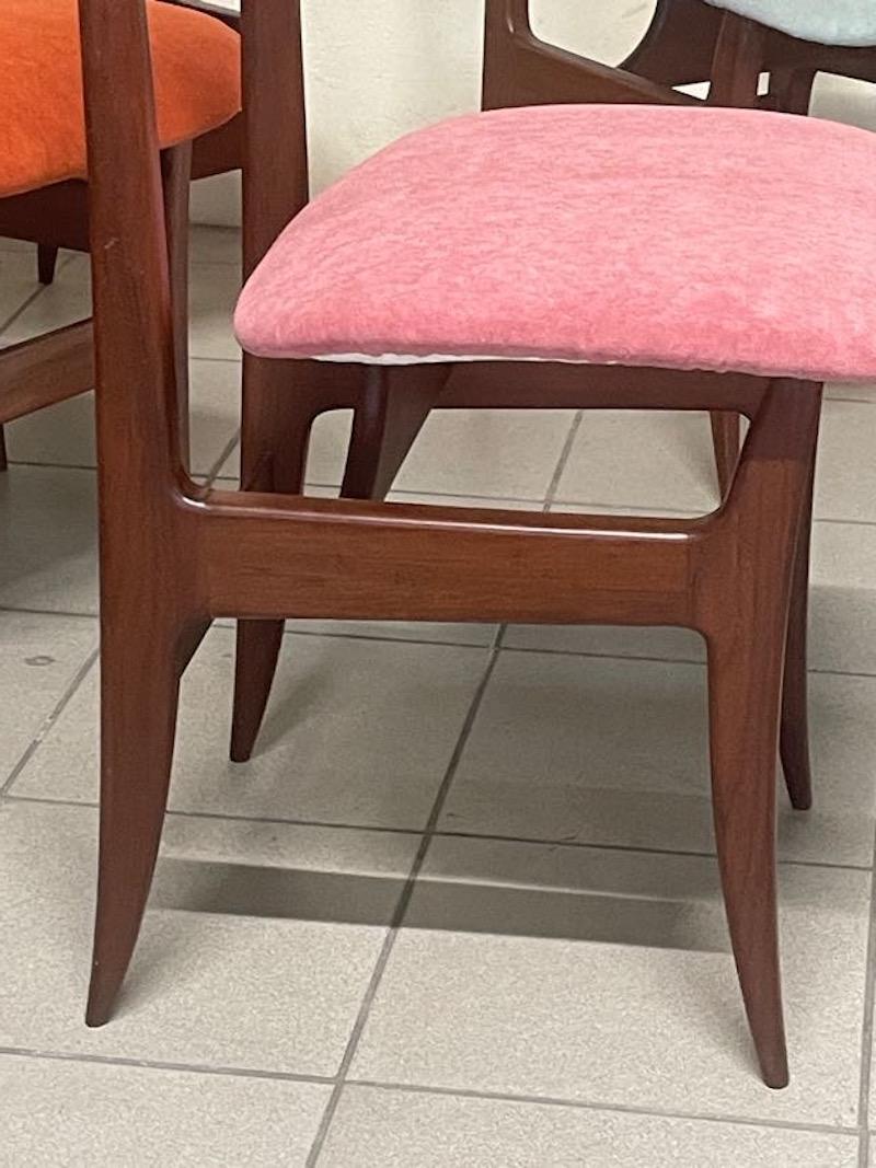 Set di 8 sedie in teak e tessuto anni '60 in vendita 5