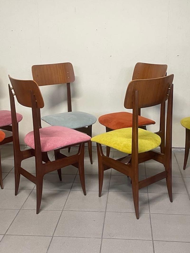 Set di 8 sedie in teak e tessuto anni '60 in vendita 8