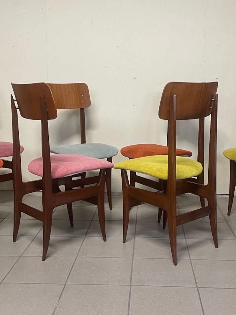 Set di 8 sedie in teak e tessuto anni '60 in vendita 9