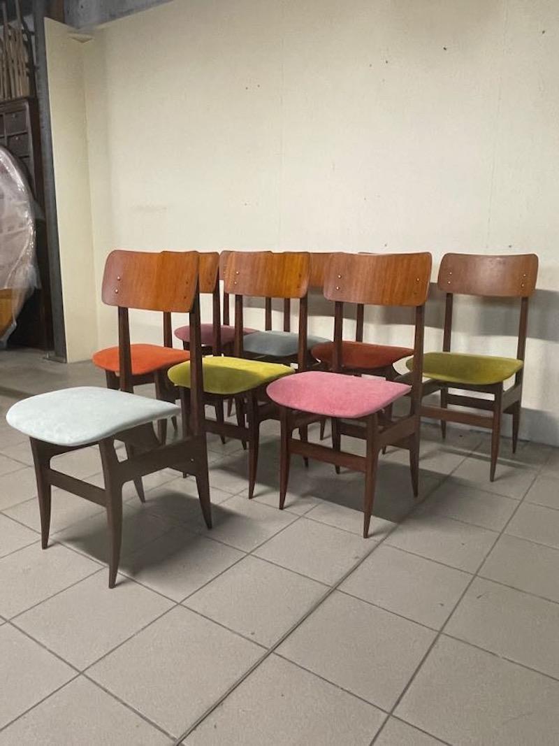 Set di 8 sedie in teak e tessuto anni '60 in vendita 13