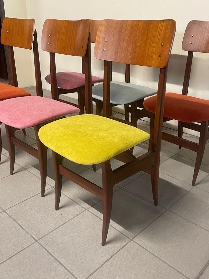 Tessuto Set di 8 sedie in teak e tessuto anni '60 in vendita