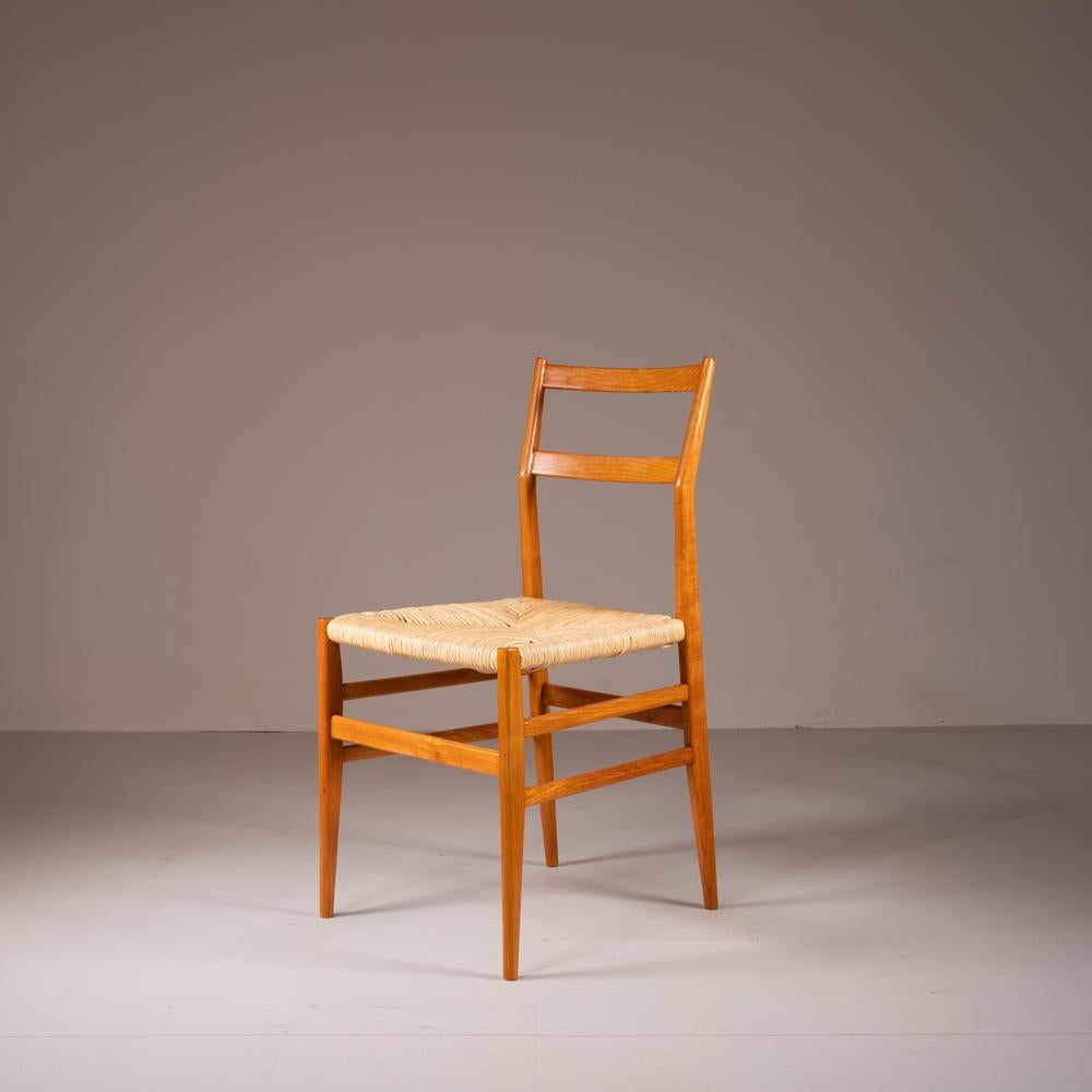 Mid-20th Century Ensemble de 8 chaises Leggera Gio Ponti Cassina en vente