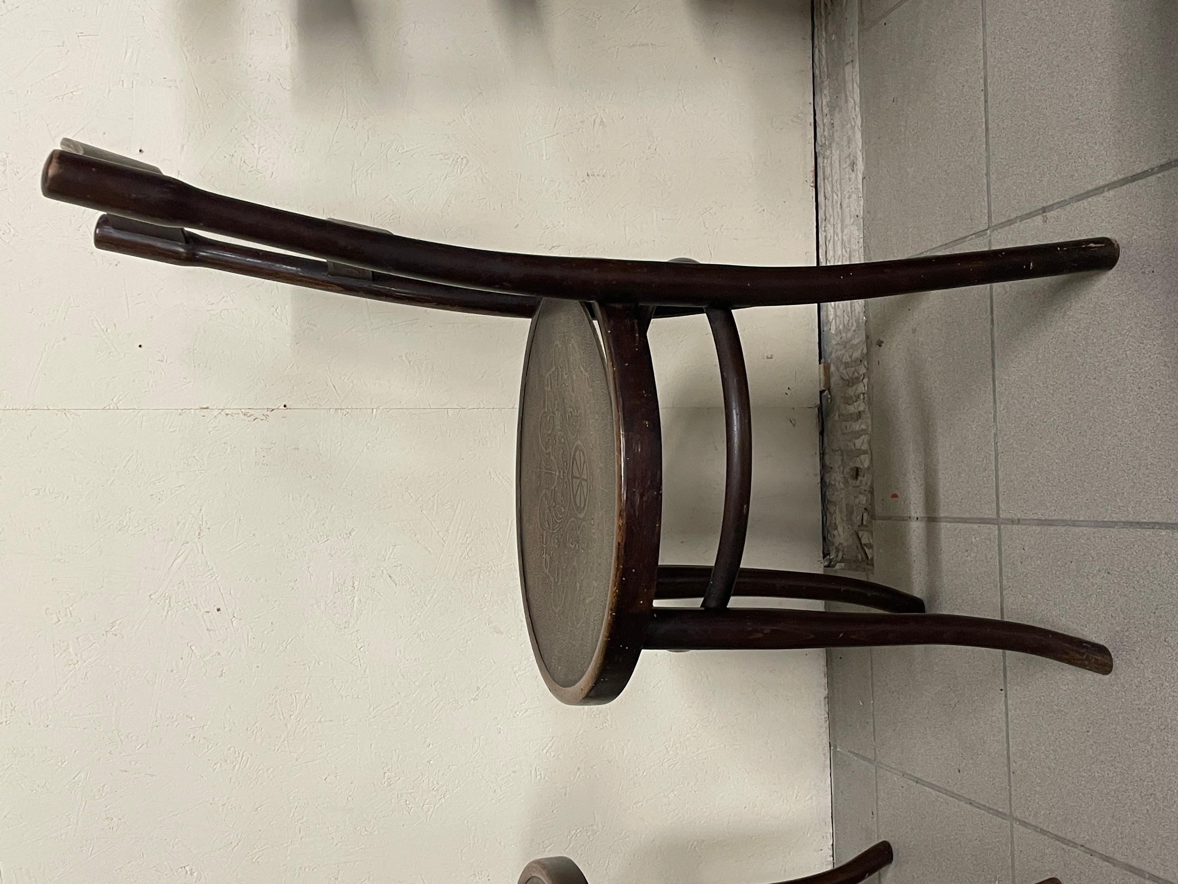 Satz von 8 Thonet-Stühlen aus der ersten Hälfte des 20. Jahrhunderts im Angebot 3