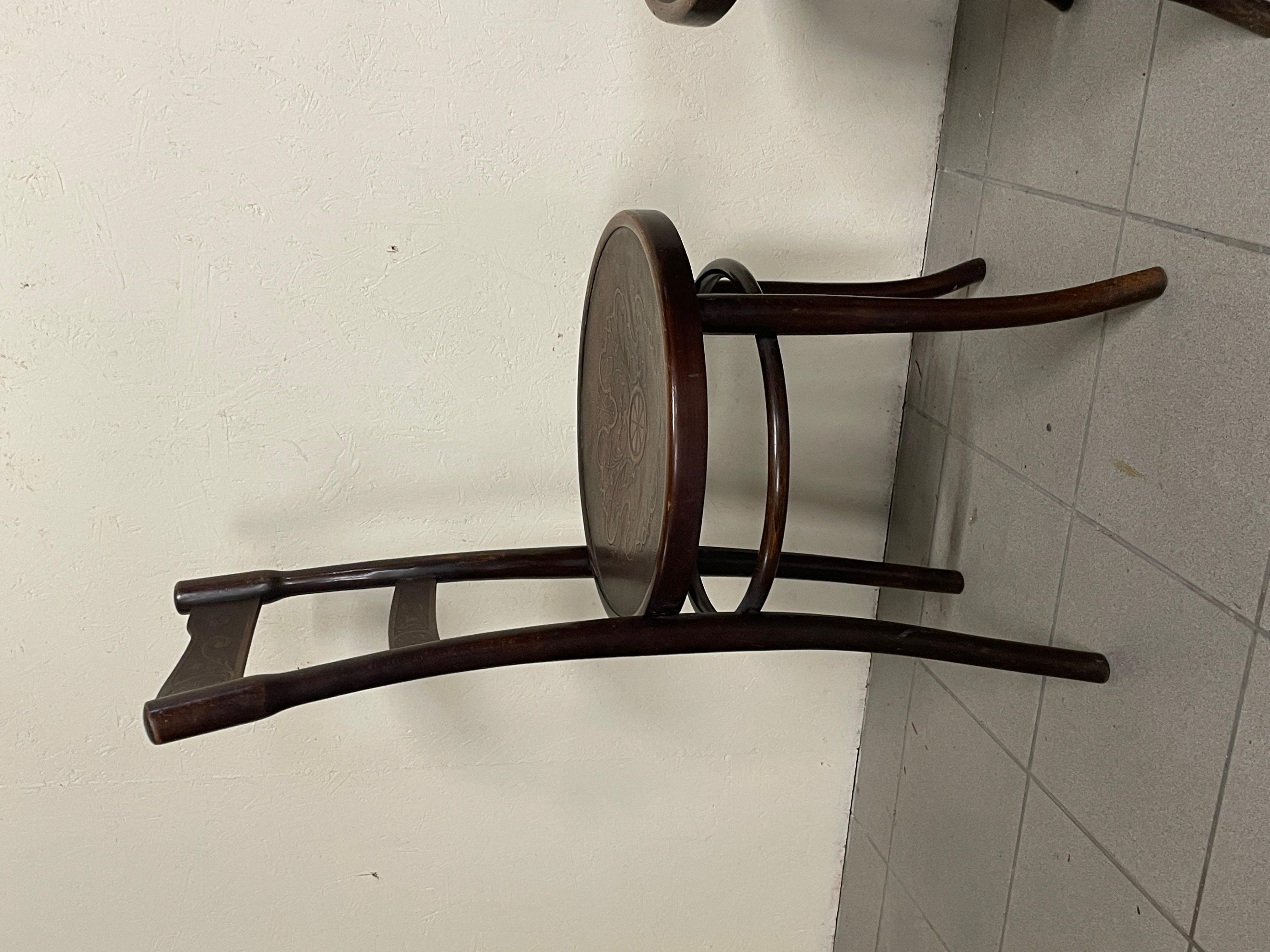 Satz von 8 Thonet-Stühlen aus der ersten Hälfte des 20. Jahrhunderts im Angebot 4