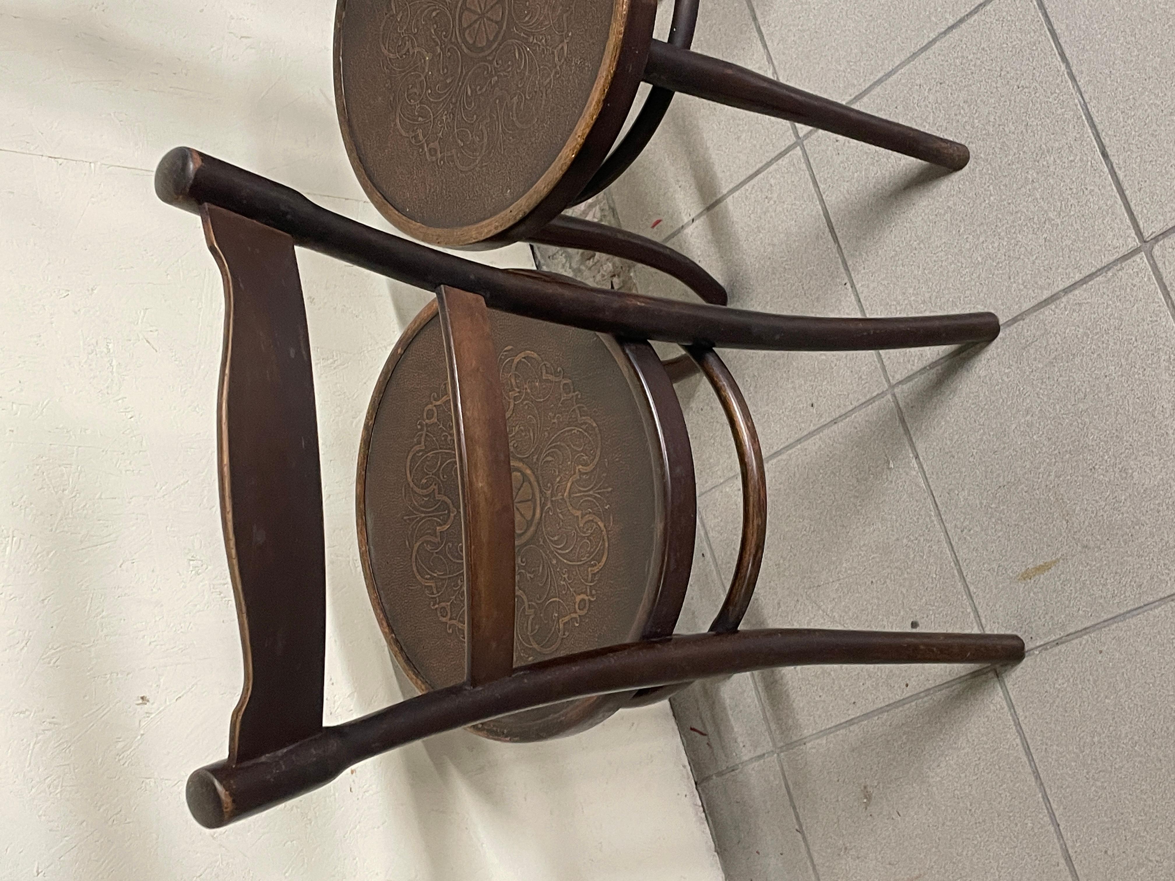 Satz von 8 Thonet-Stühlen aus der ersten Hälfte des 20. Jahrhunderts im Angebot 6