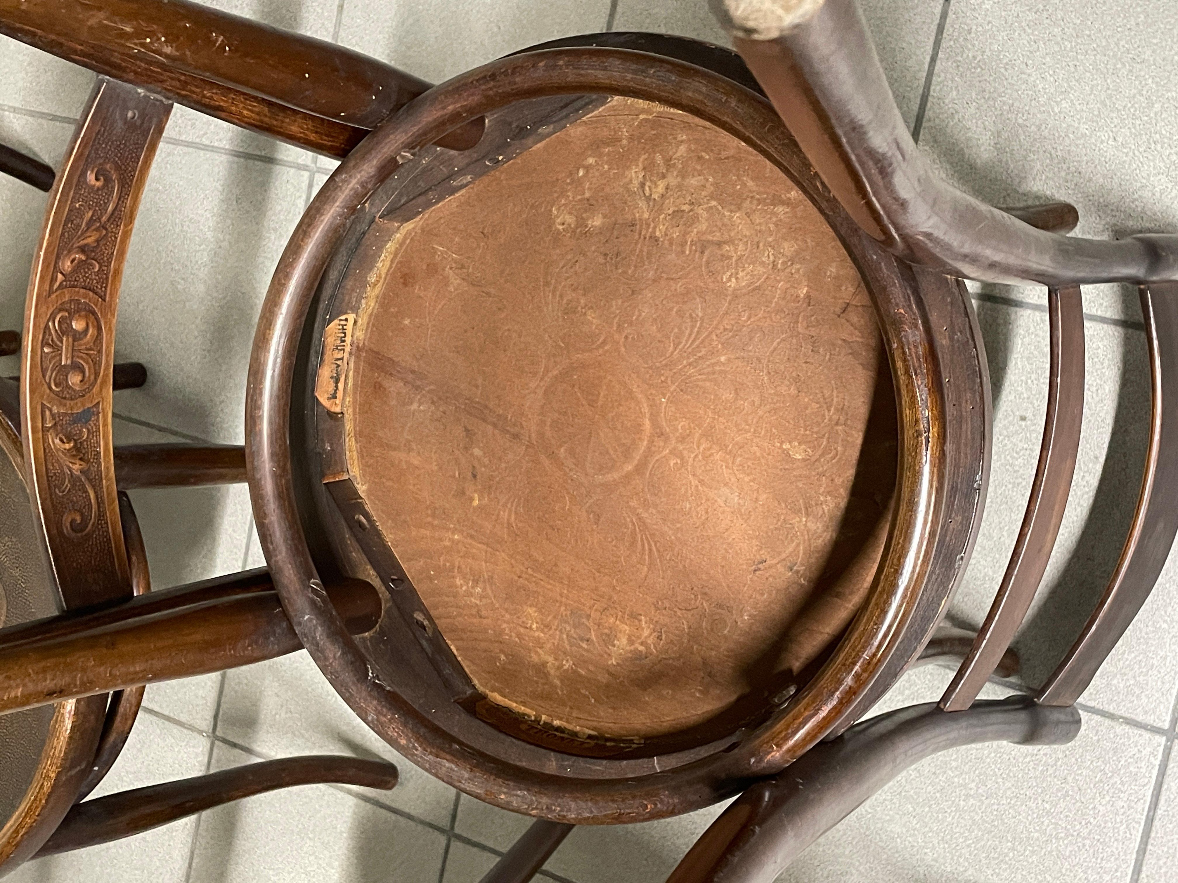 Satz von 8 Thonet-Stühlen aus der ersten Hälfte des 20. Jahrhunderts im Angebot 11