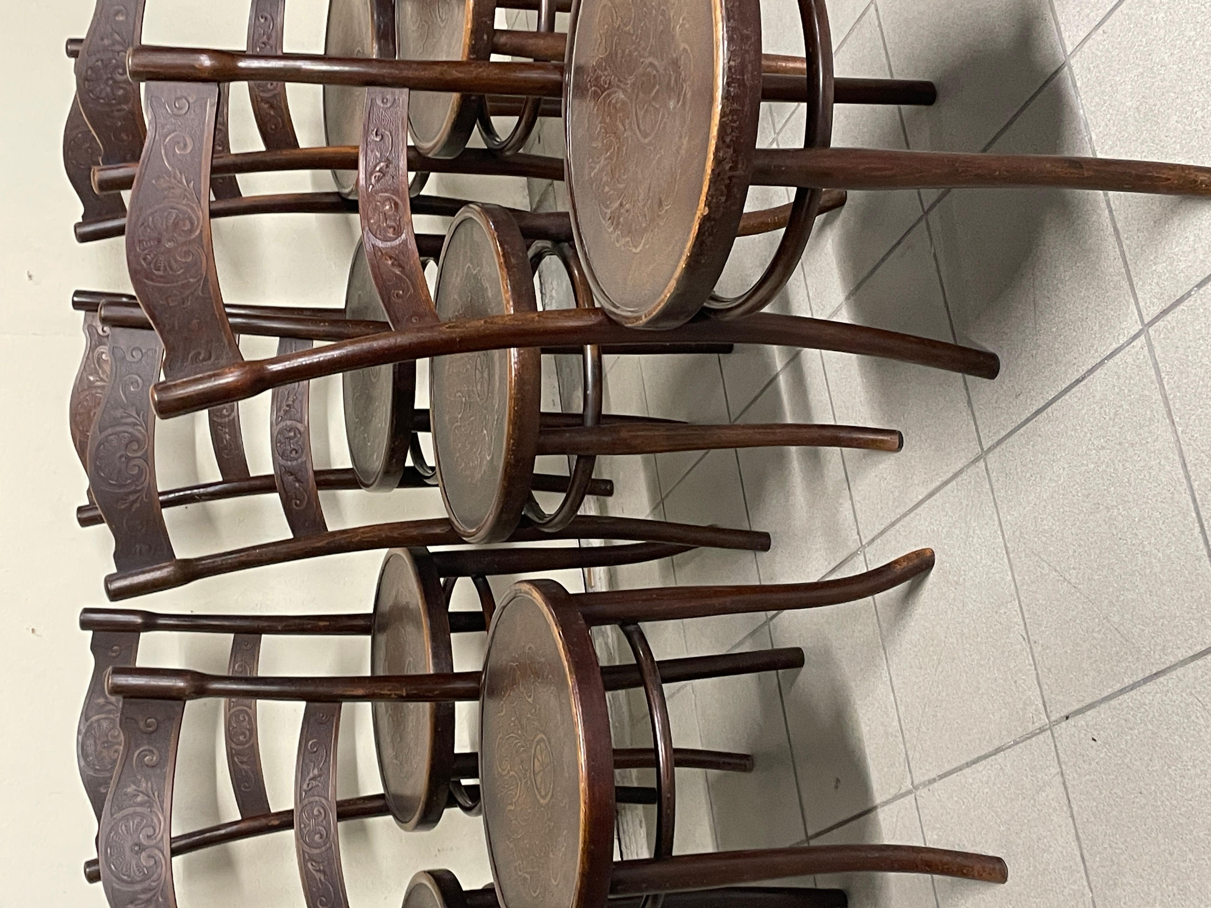 Satz von 8 Thonet-Stühlen aus der ersten Hälfte des 20. Jahrhunderts im Angebot 13