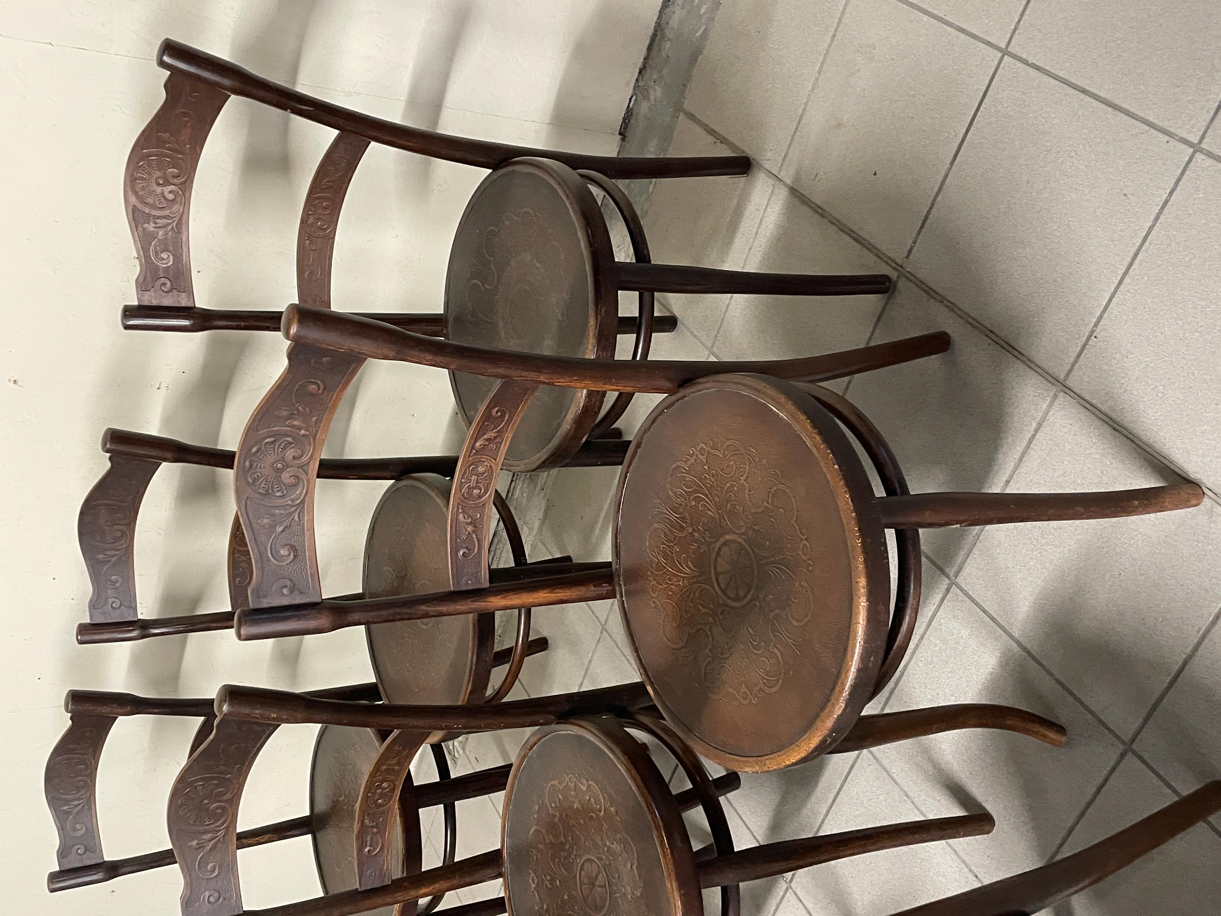 Satz von 8 Thonet-Stühlen aus der ersten Hälfte des 20. Jahrhunderts im Zustand „Gut“ im Angebot in SAN PIETRO MOSEZZO, NO