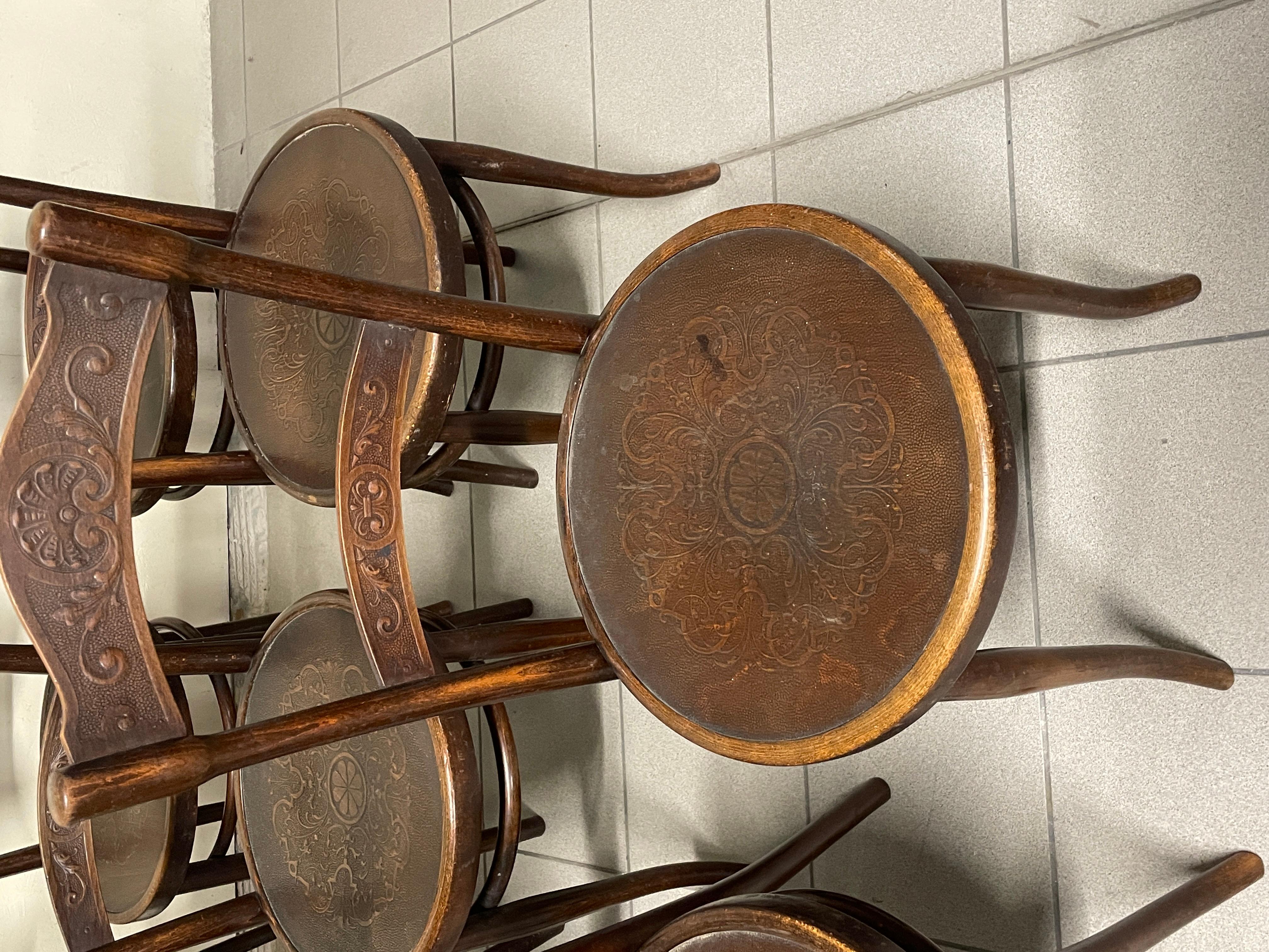 Satz von 8 Thonet-Stühlen aus der ersten Hälfte des 20. Jahrhunderts im Angebot 2