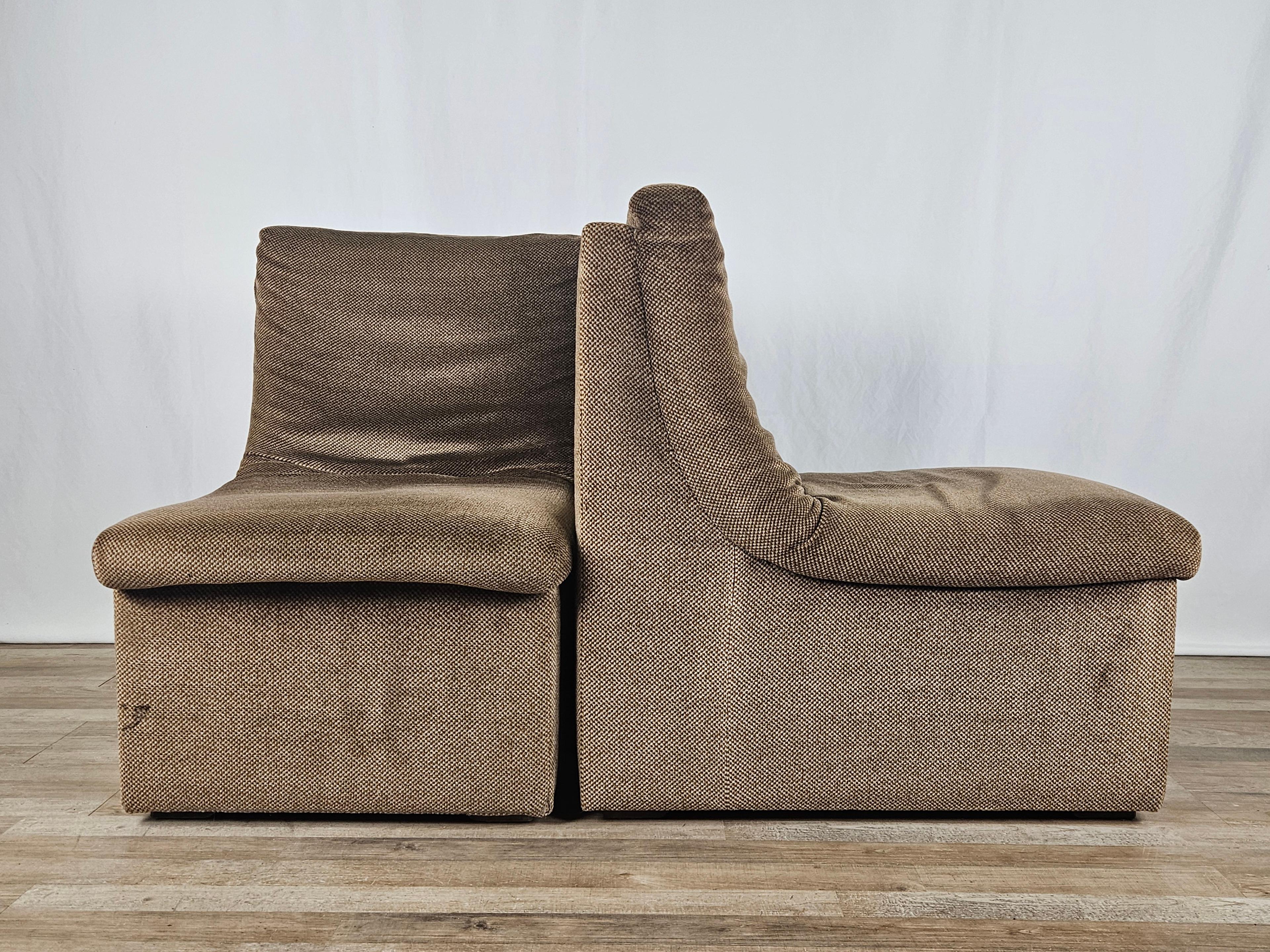 Set of five modular 1970s fabric seats In Good Condition For Sale In Premariacco, IT