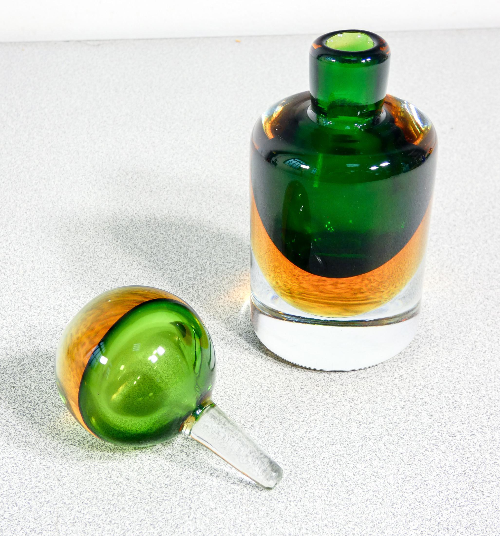 Set di cinque vasi, bottiglie in vetro soffiato di Murano. Anni 60 en venta 2