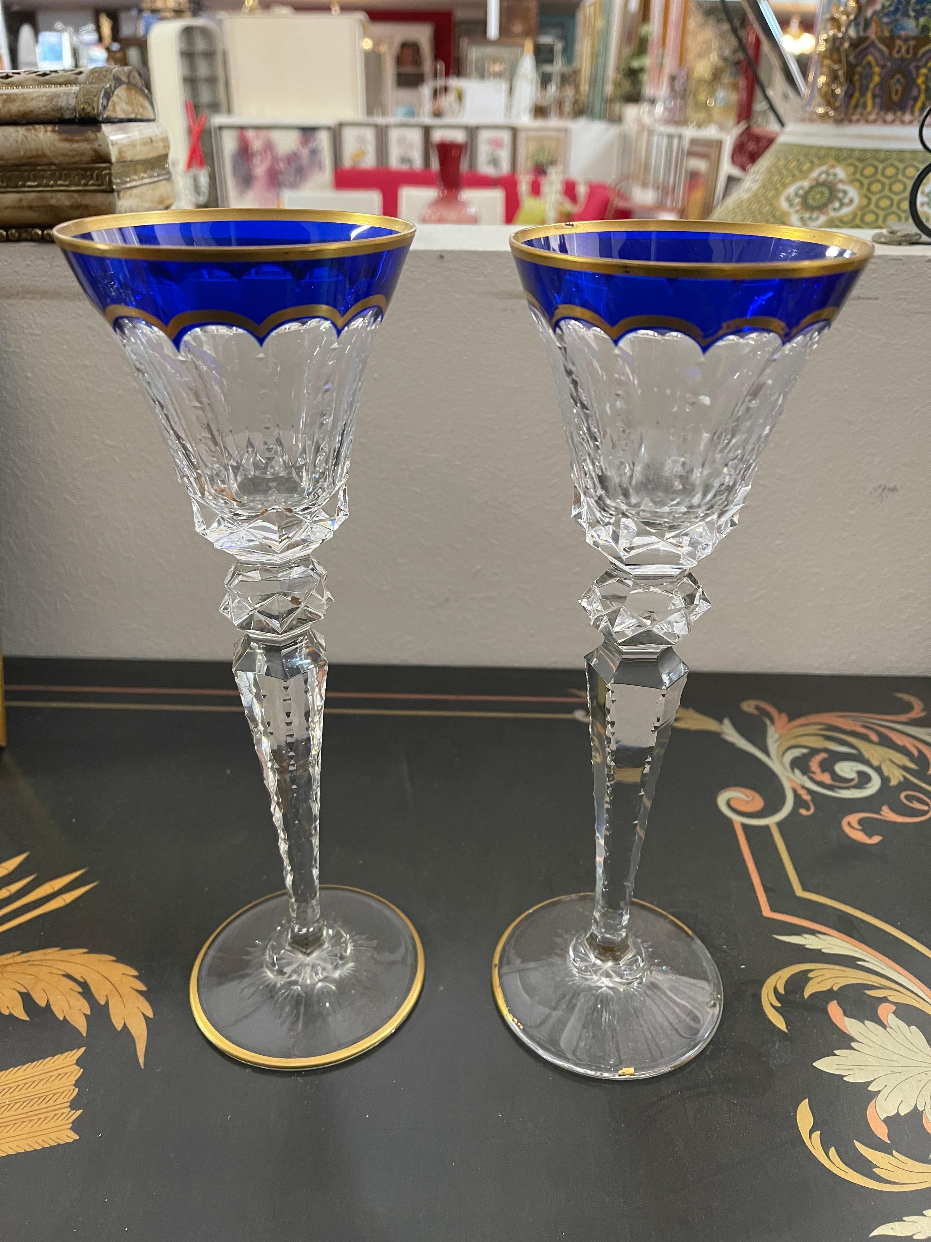 Set di due bicchieri da vino in cristallo saint louis colorato vintage  In Good Condition For Sale In Cantù, IT