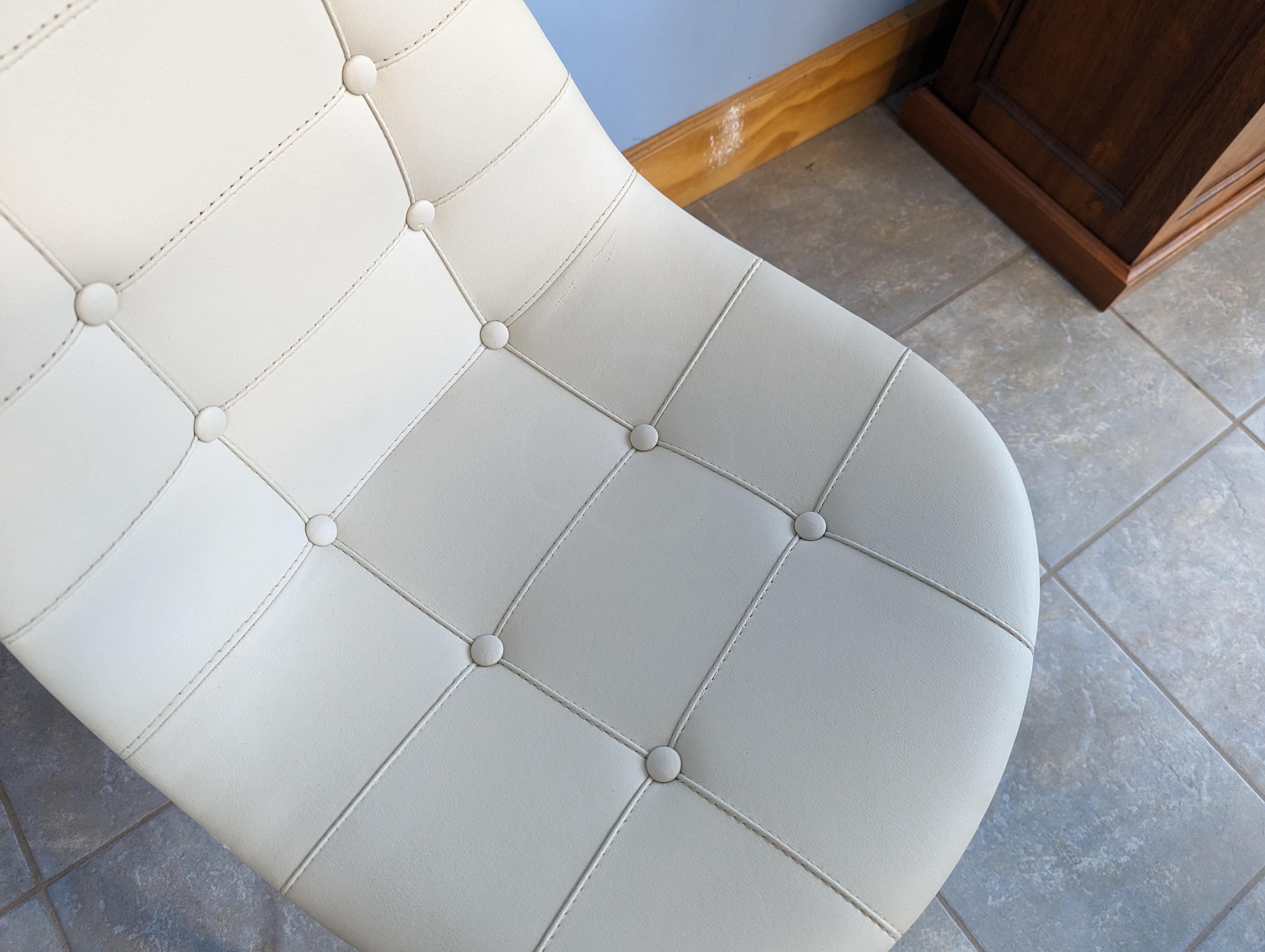 Satz  „Caprice“ di due sedie, entworfen von Philippe Stark prodotte da Cassina, 2010 im Angebot 1